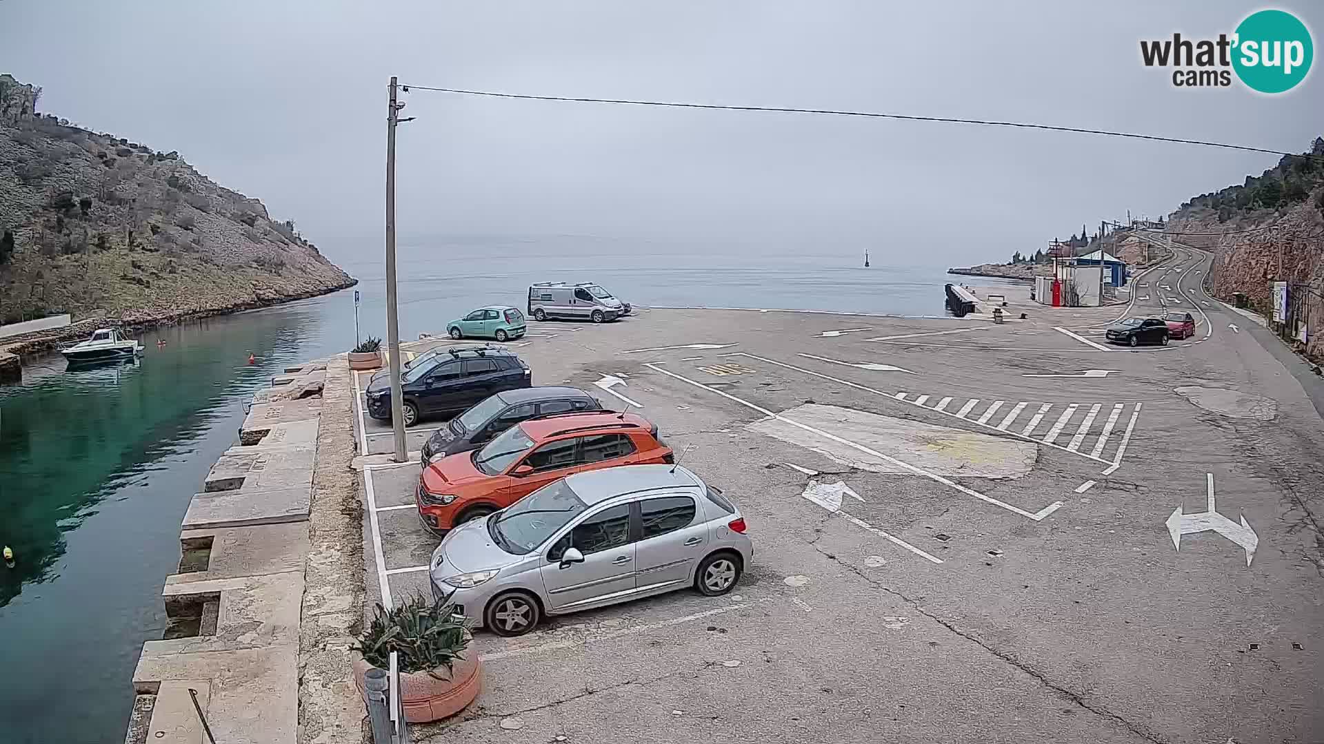 Webcam del puerto de ferris de Prizna – hacia la isla de Pag