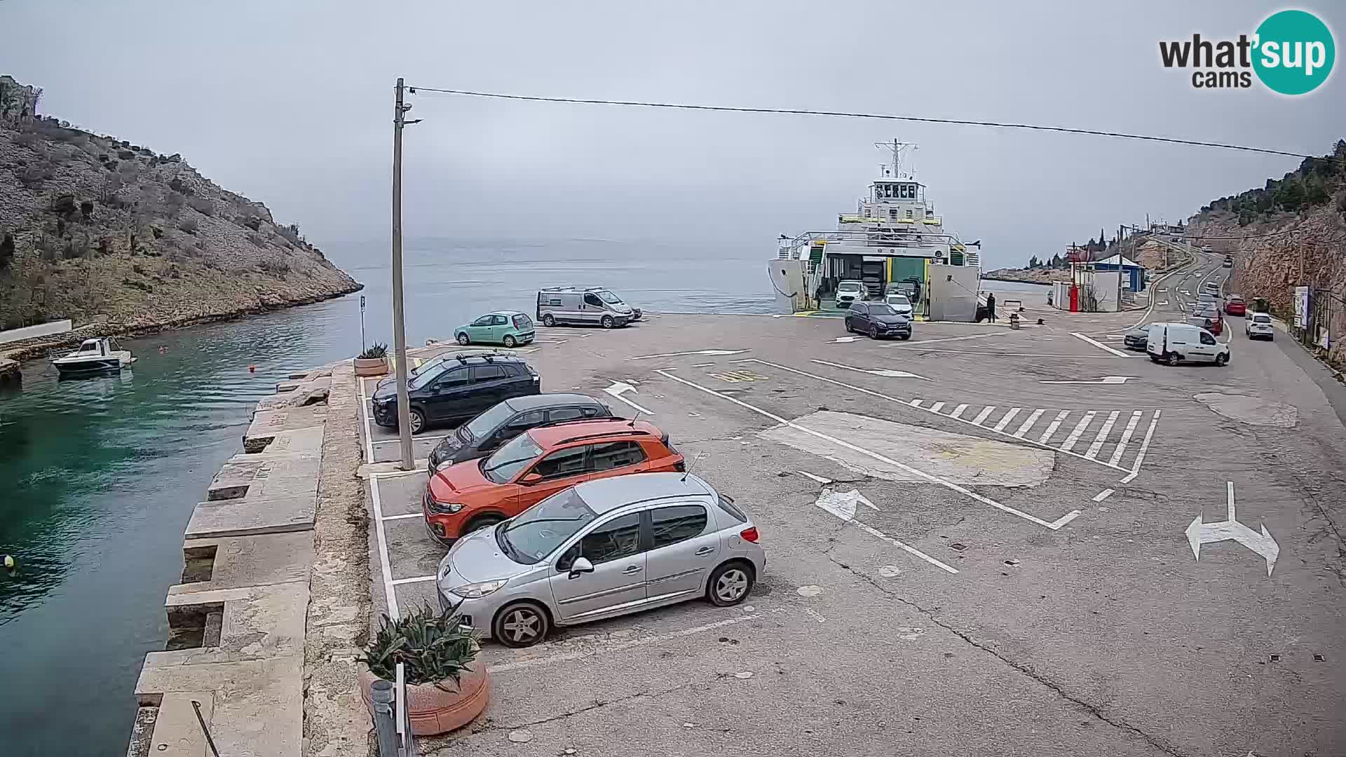 Webcam del puerto de ferris de Prizna – hacia la isla de Pag