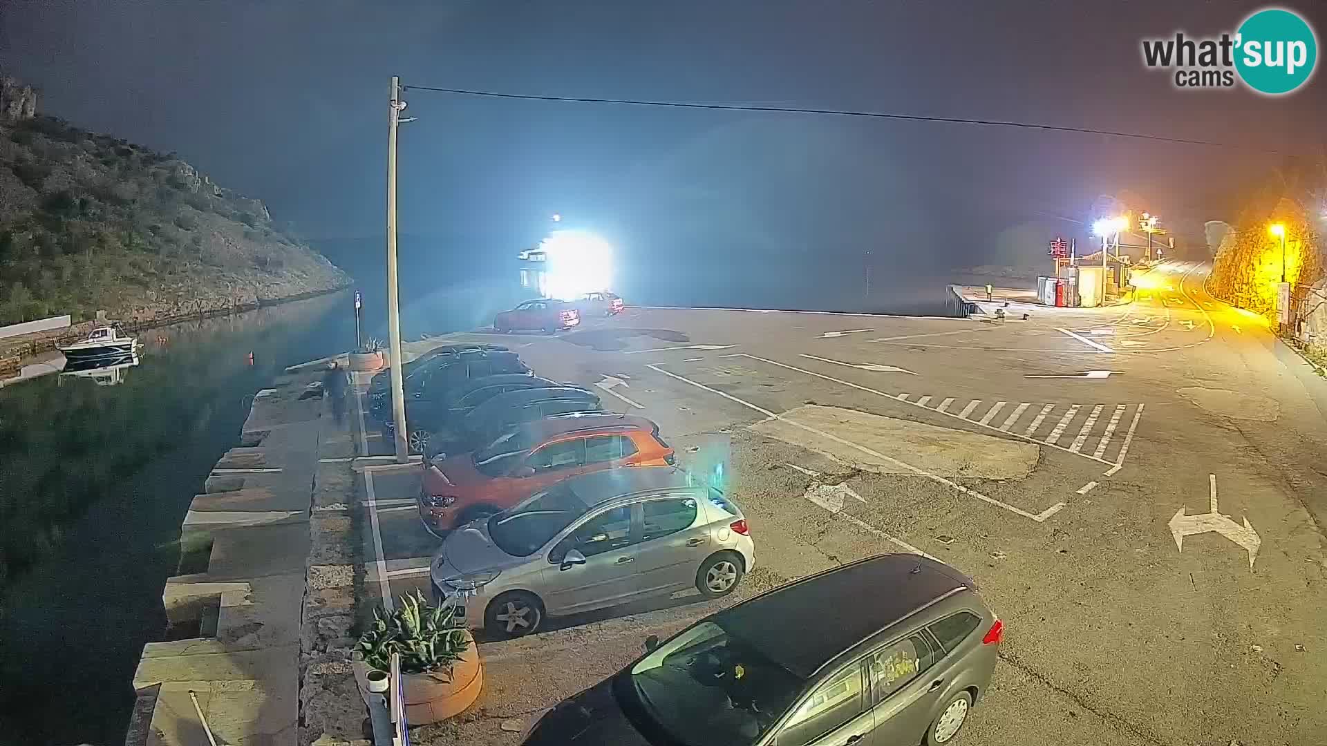 Webcam del puerto de ferris de Prizna – hacia la isla de Pag