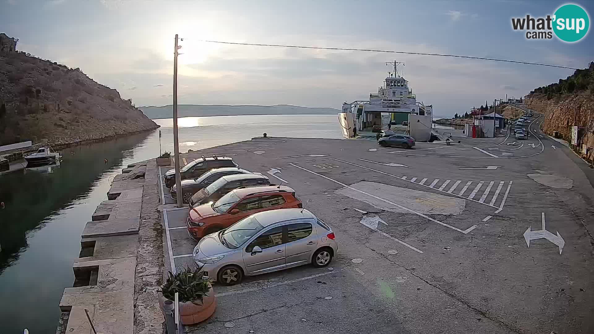 Webcam del puerto de ferris de Prizna – hacia la isla de Pag