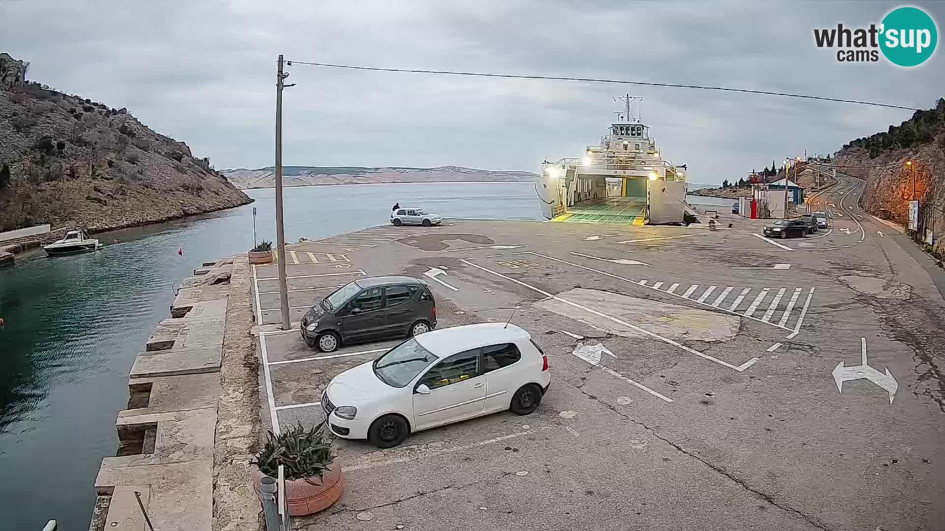 Webcam port de ferry de Prizna – vers l’île de Pag