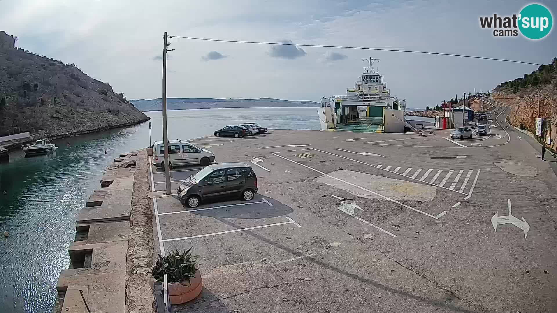 Webcam del puerto de ferris de Prizna – hacia la isla de Pag