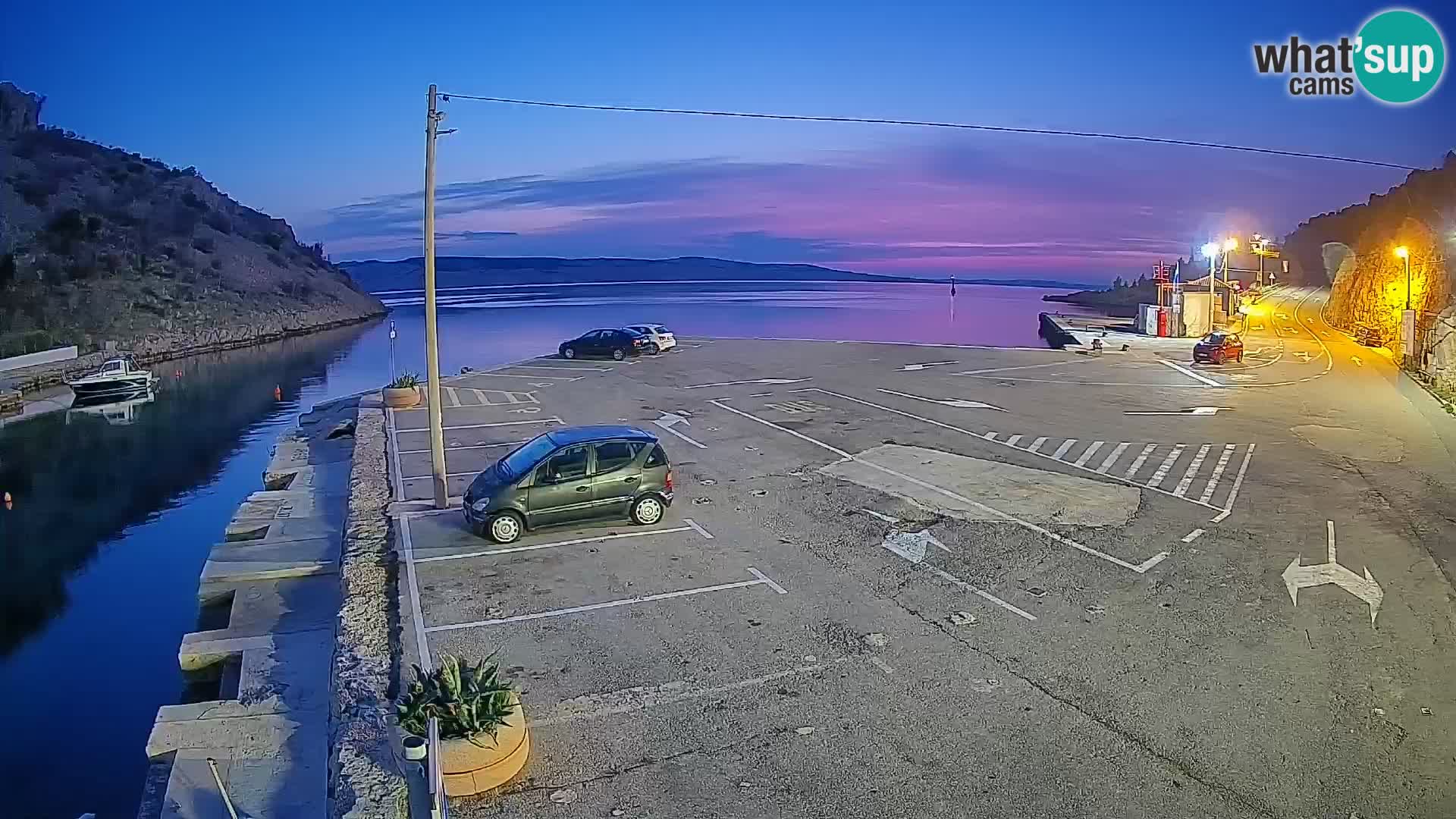 Web kamera trajektna luka Prizna – prema otoku Pag