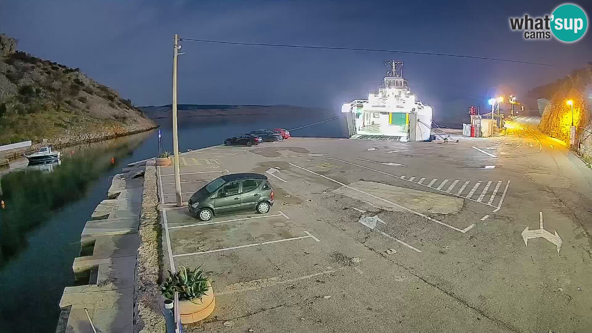 Webcam del puerto de ferris de Prizna – hacia la isla de Pag