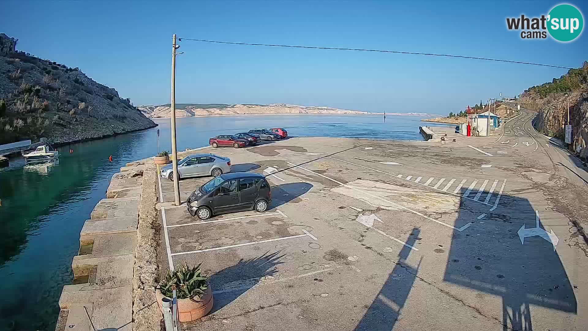 Web kamera trajektna luka Prizna – prema otoku Pag