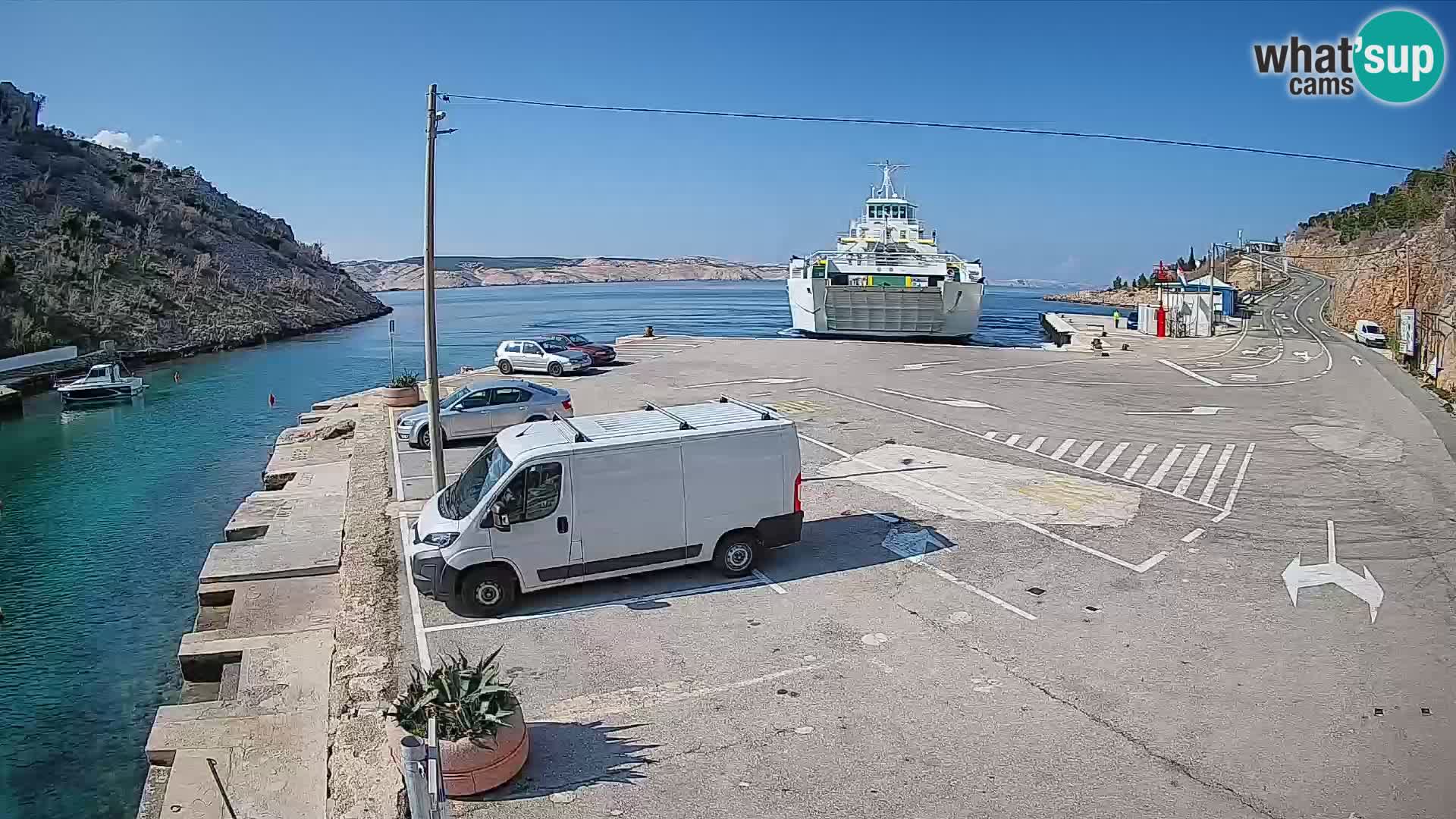 Webcam del puerto de ferris de Prizna – hacia la isla de Pag
