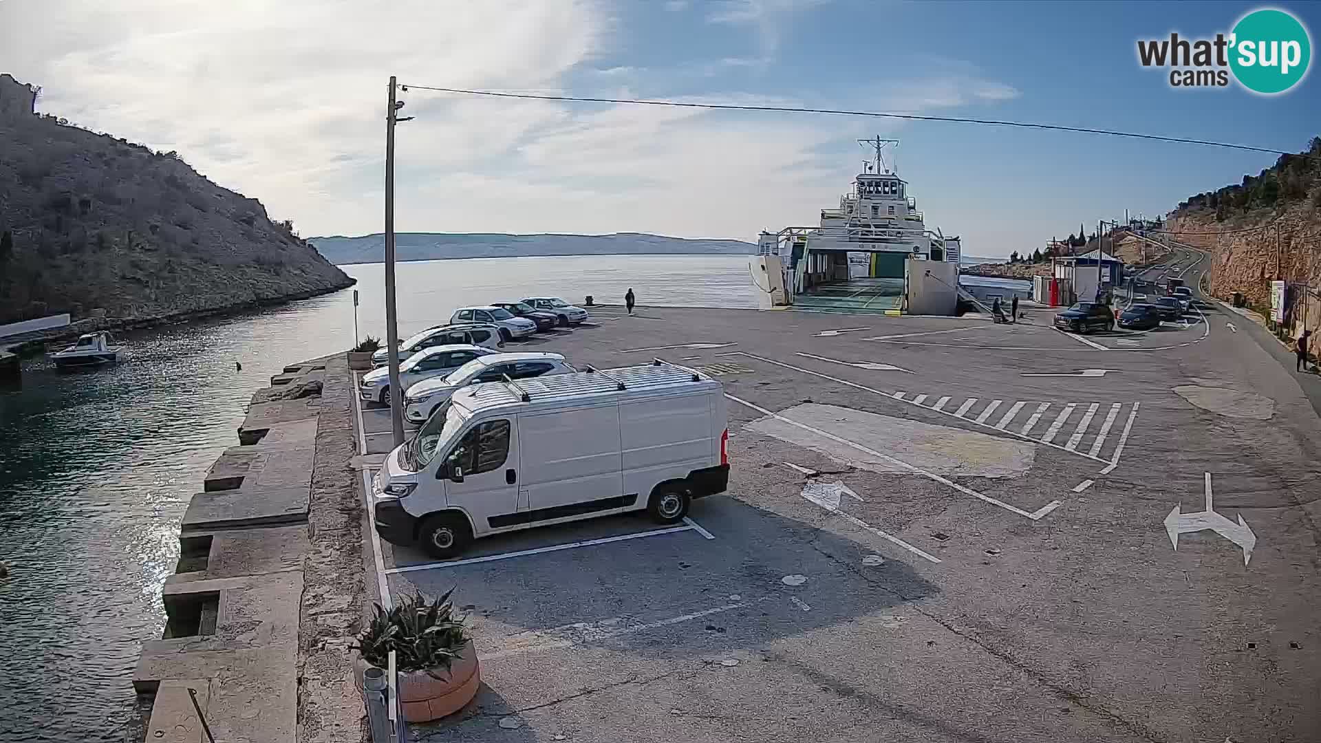 Web kamera trajektna luka Prizna – prema otoku Pag