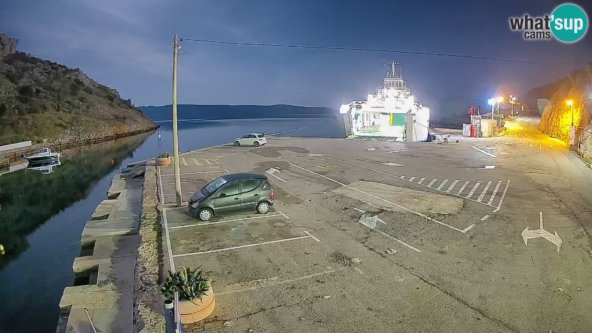 Webcam del puerto de ferris de Prizna – hacia la isla de Pag