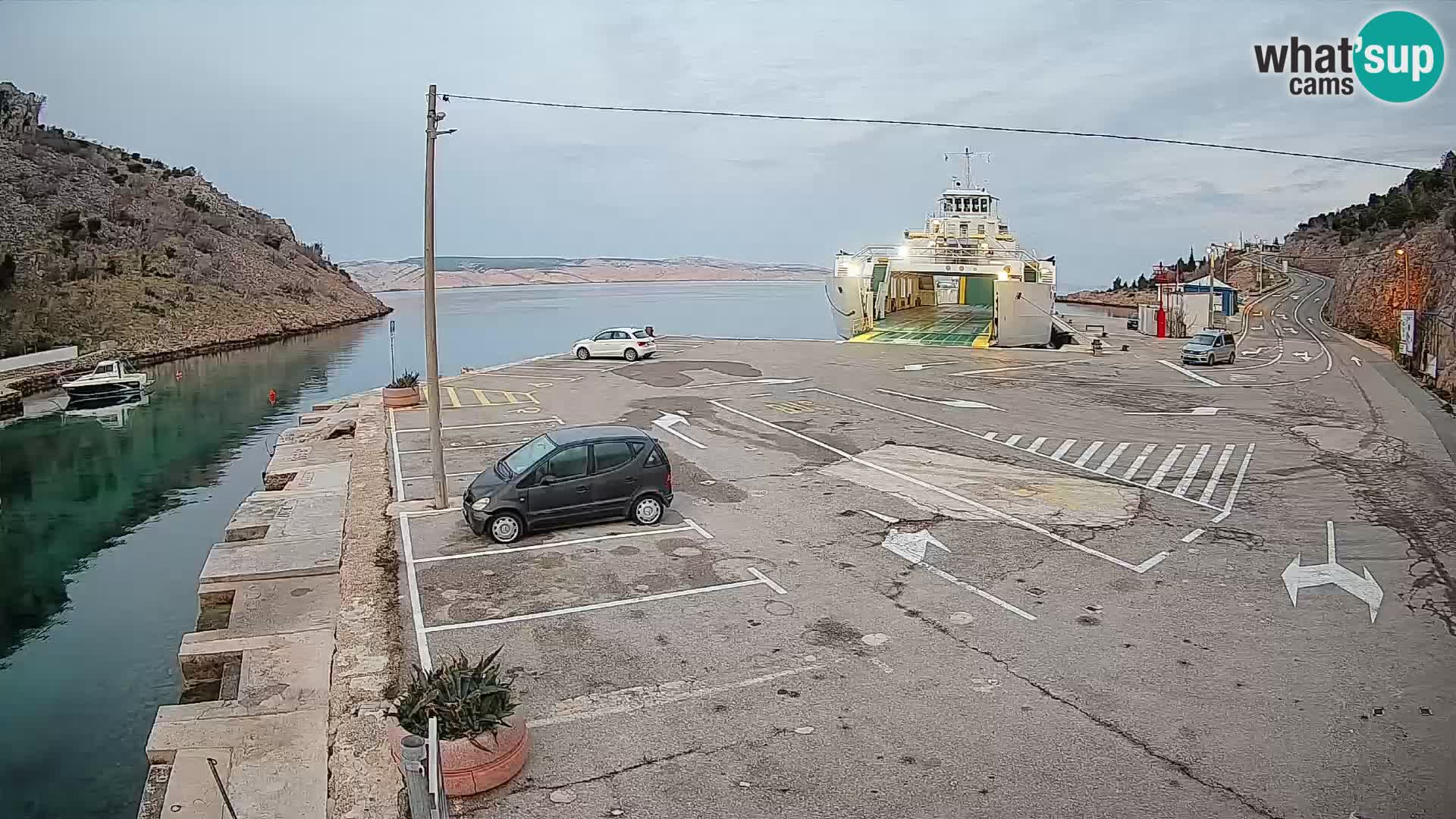 Webcam port de ferry de Prizna – vers l’île de Pag