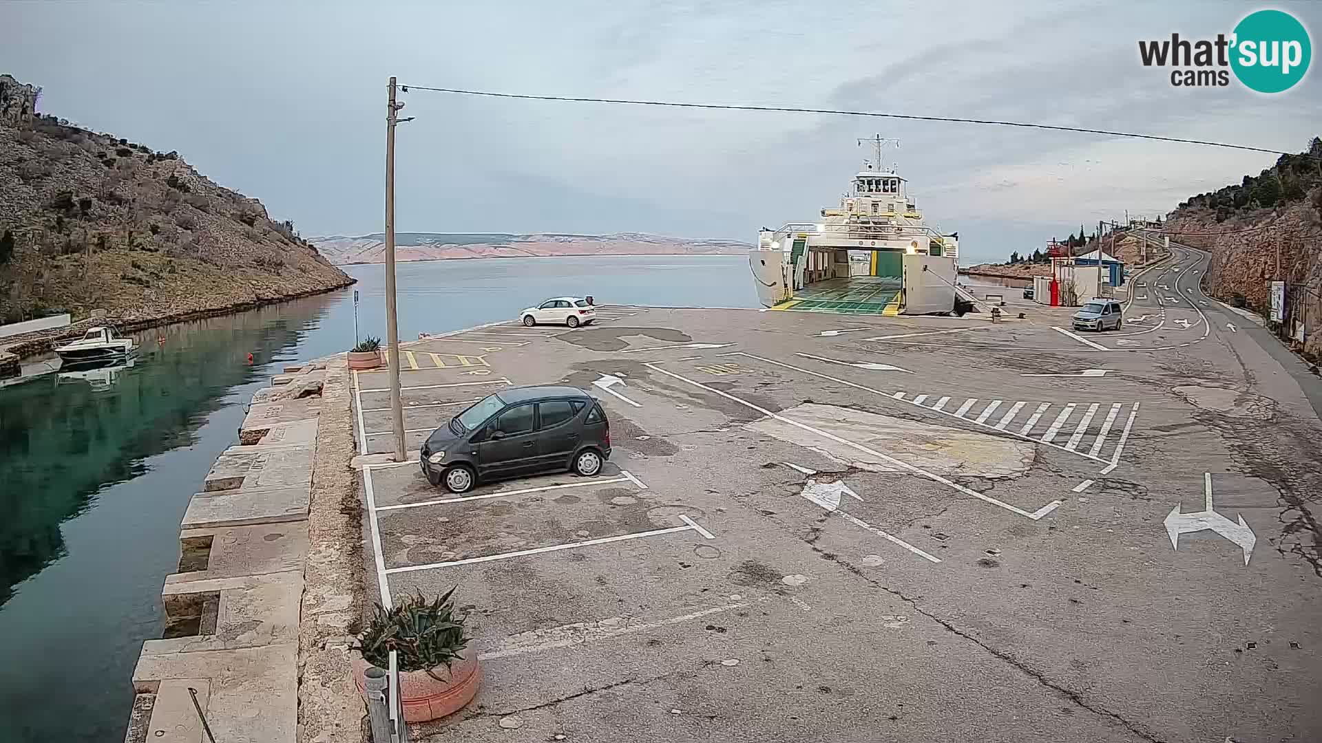 Webcam port de ferry de Prizna – vers l’île de Pag