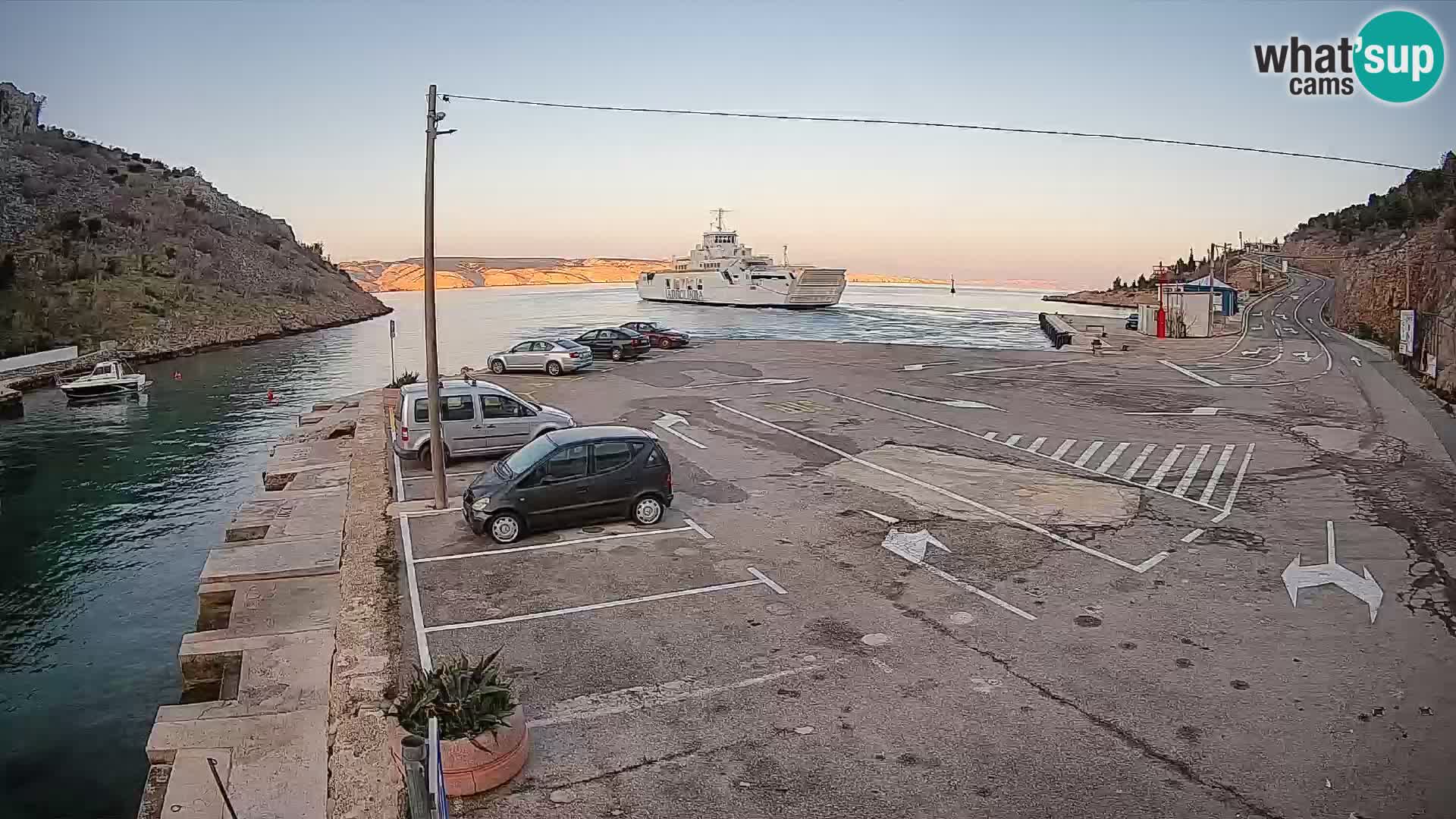 Webcam Prizna ferry port to Pag island