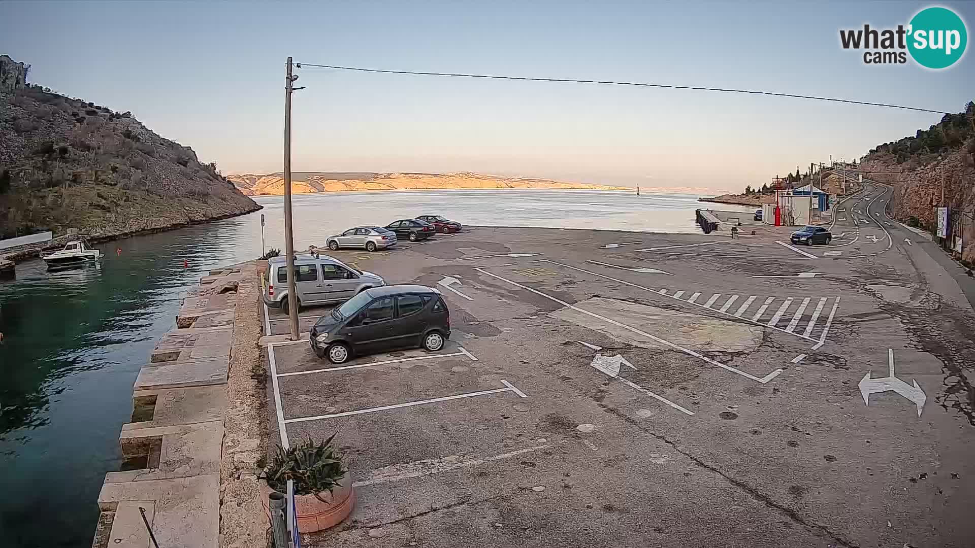 Webcam Prizna ferry port to Pag island