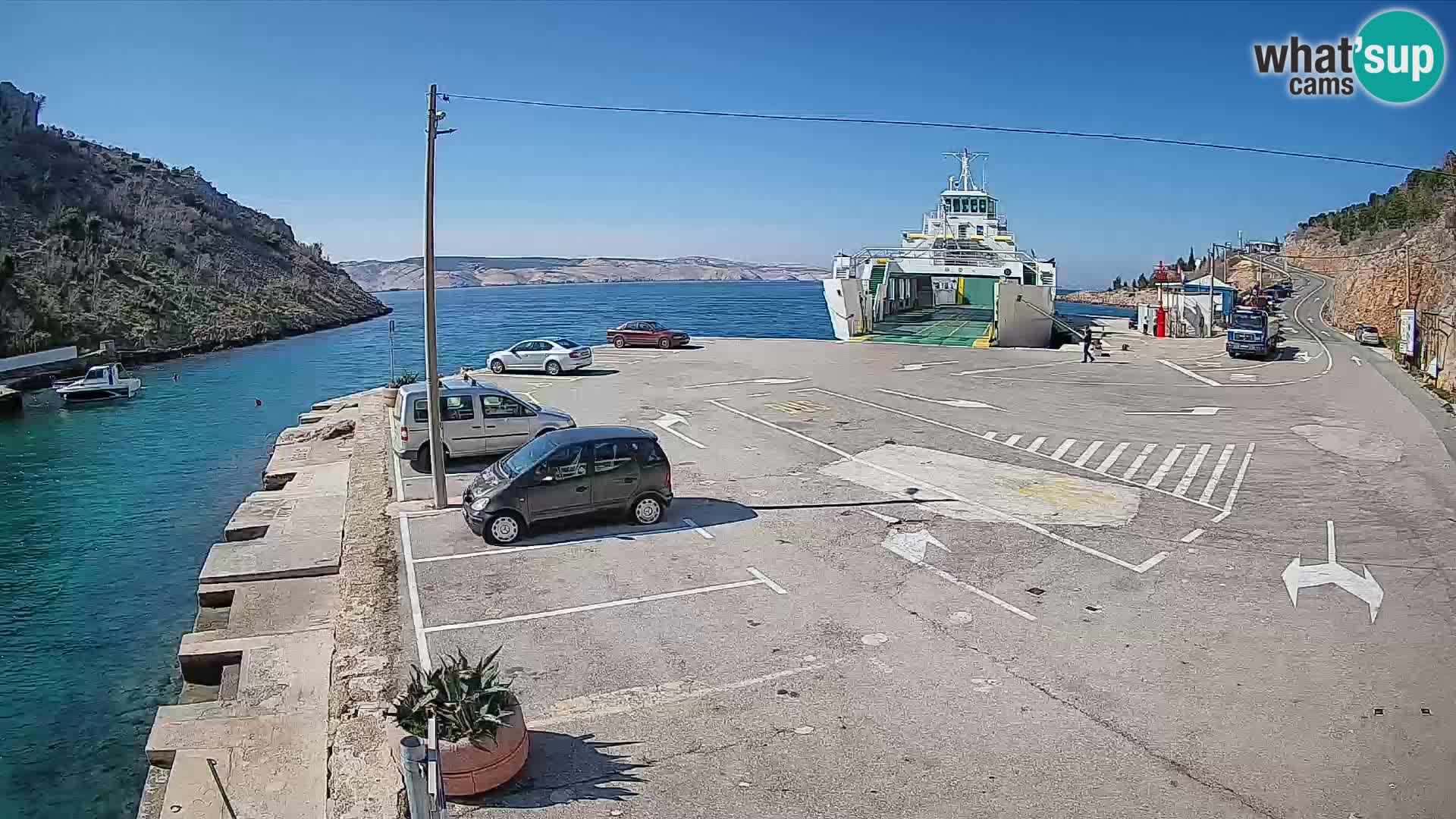 Webcam del puerto de ferris de Prizna – hacia la isla de Pag