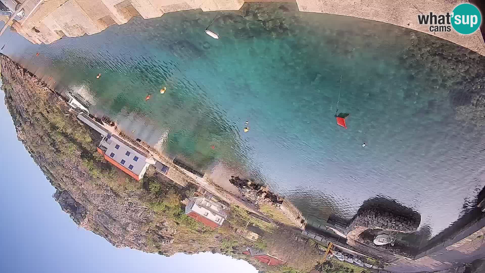 Webcam del puerto de ferris de Prizna – hacia la isla de Pag