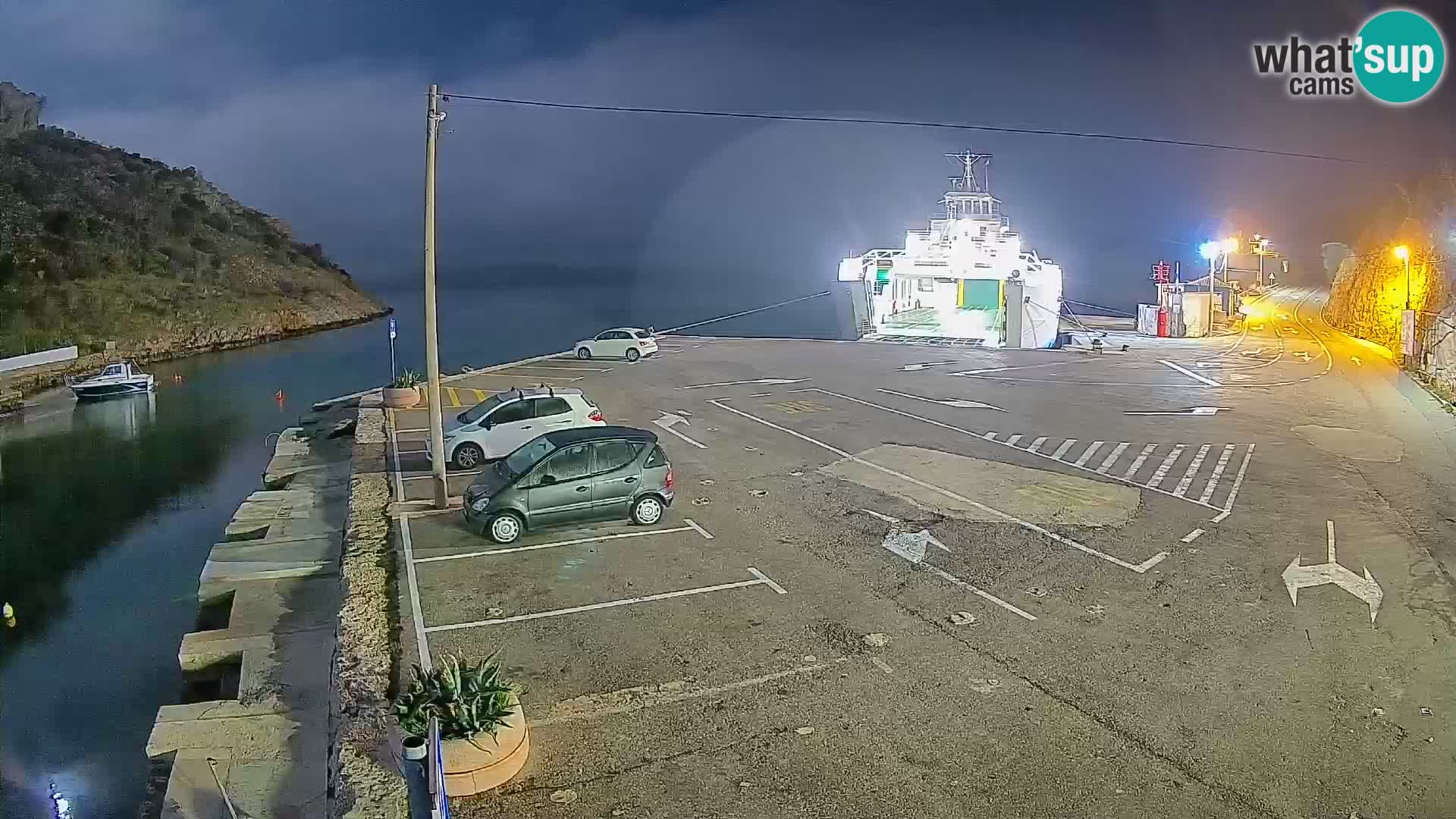 Web kamera trajektna luka Prizna – prema otoku Pag