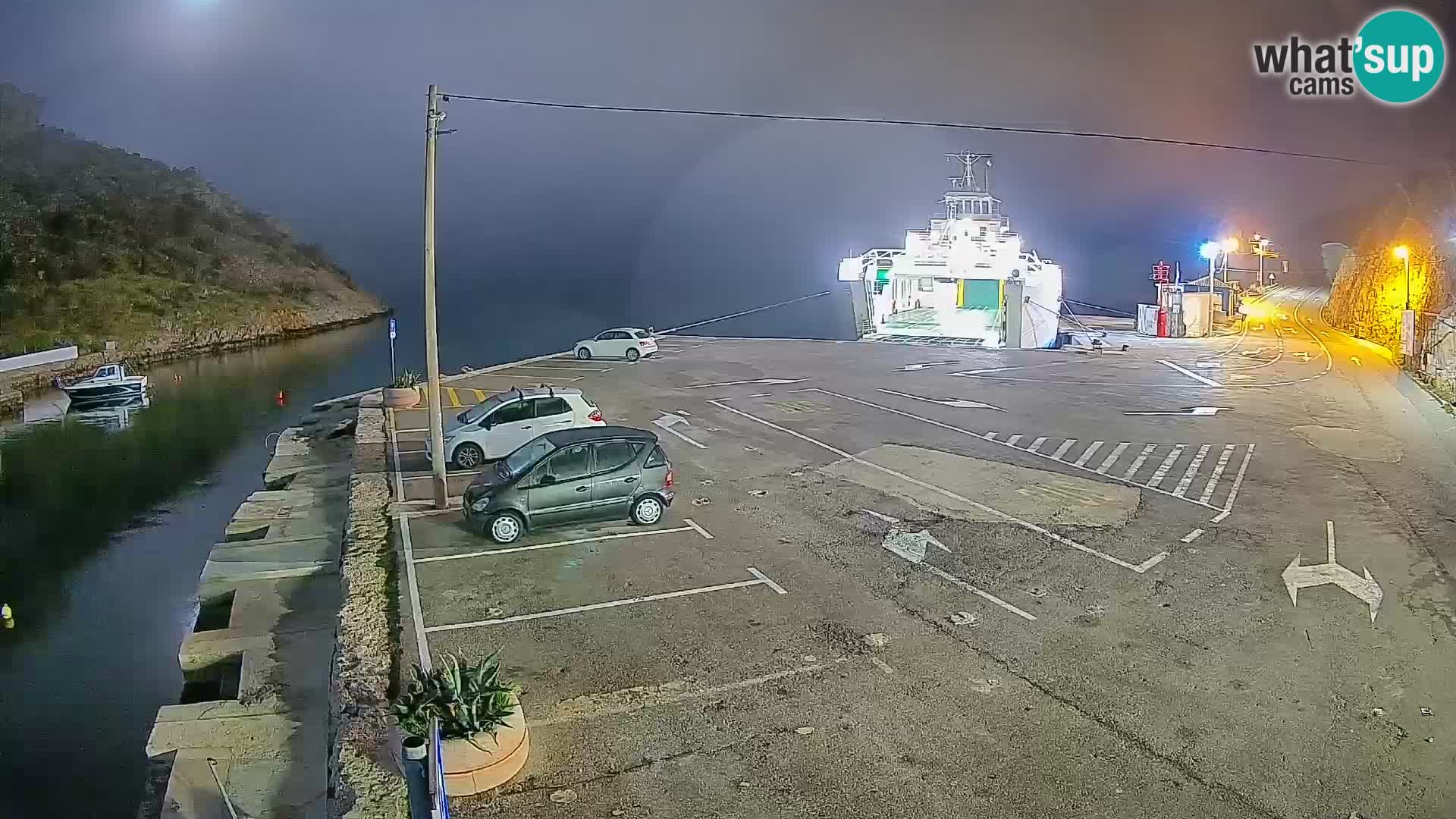 Webcam del puerto de ferris de Prizna – hacia la isla de Pag