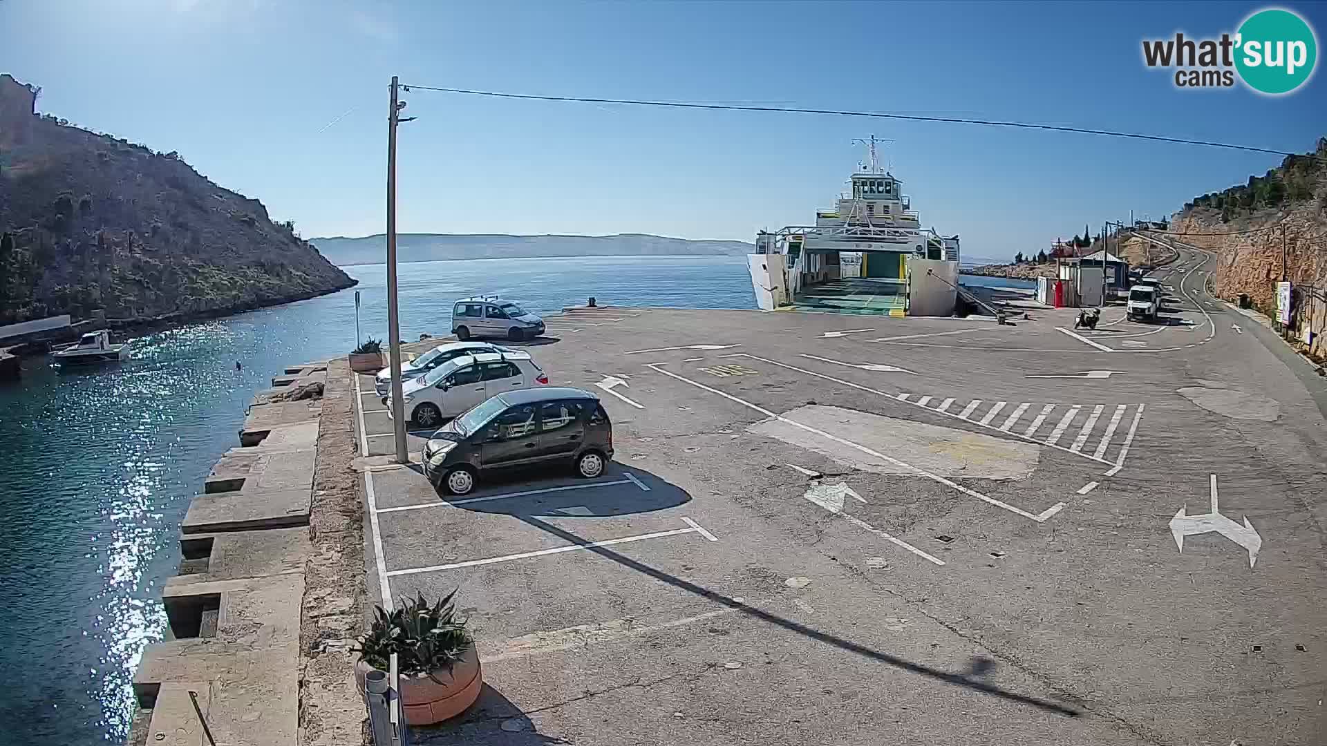 Web kamera trajektna luka Prizna – prema otoku Pag