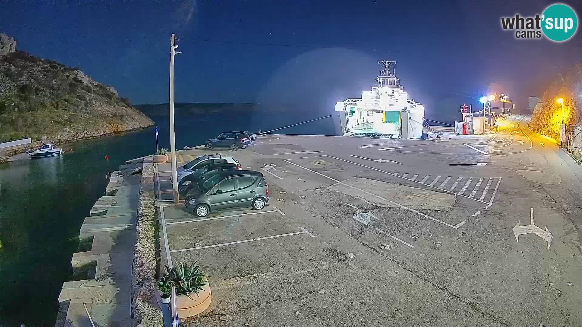 Web kamera trajektna luka Prizna – prema otoku Pag