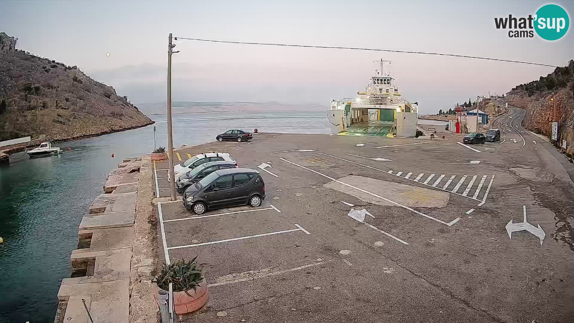 Webcam port de ferry de Prizna – vers l’île de Pag