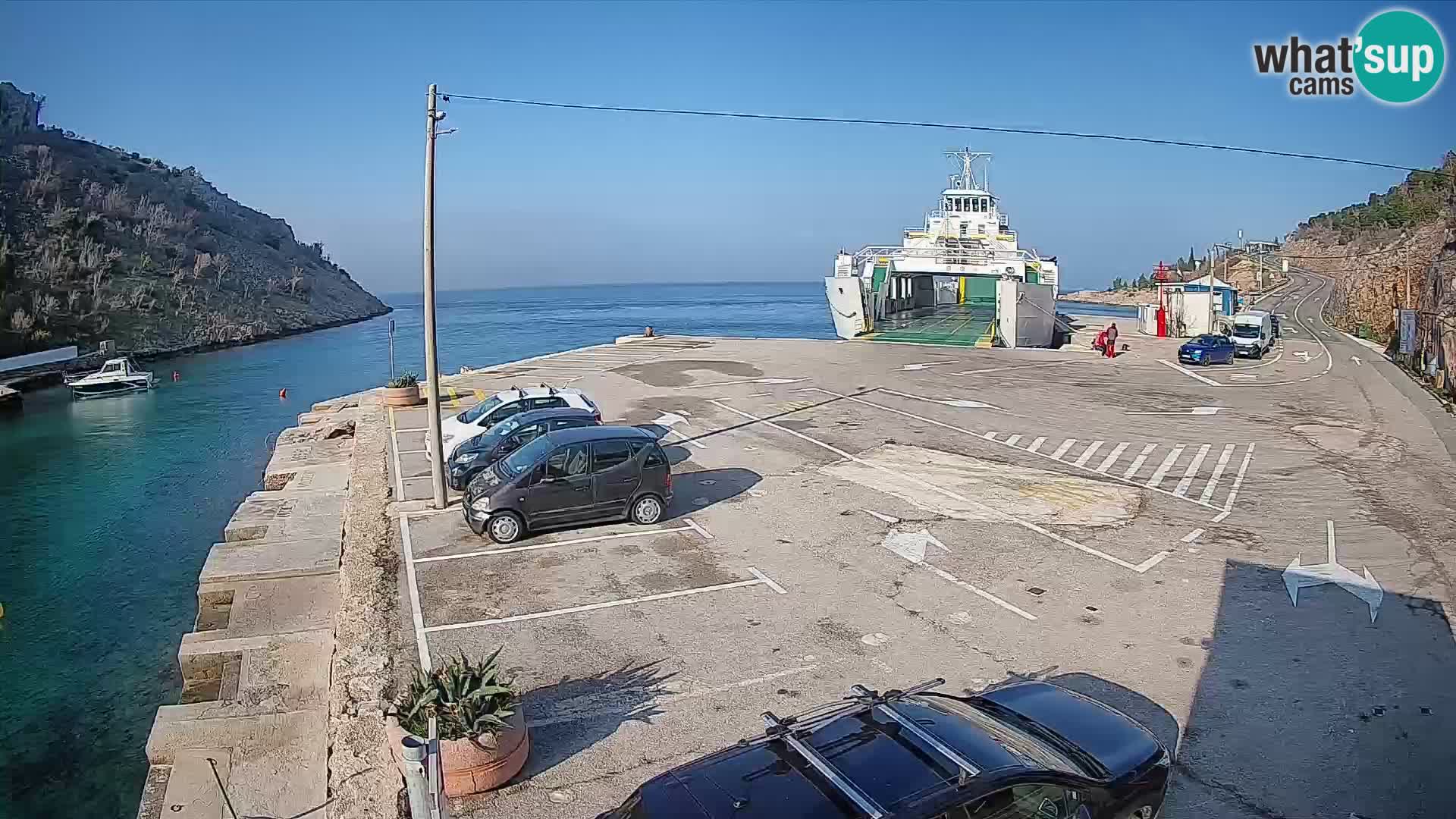 Webcam del puerto de ferris de Prizna – hacia la isla de Pag