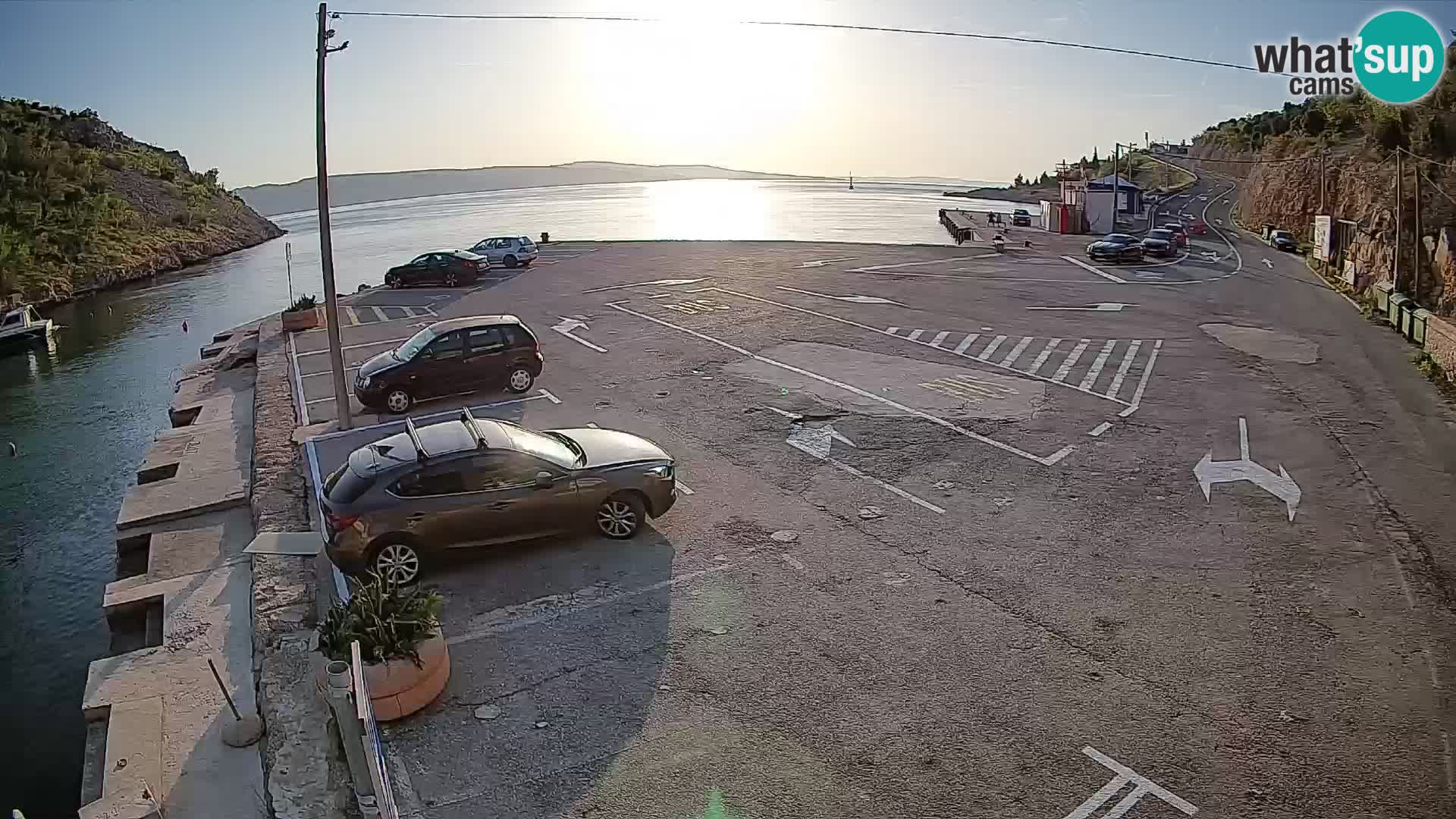 Webcam del puerto de ferris de Prizna – hacia la isla de Pag