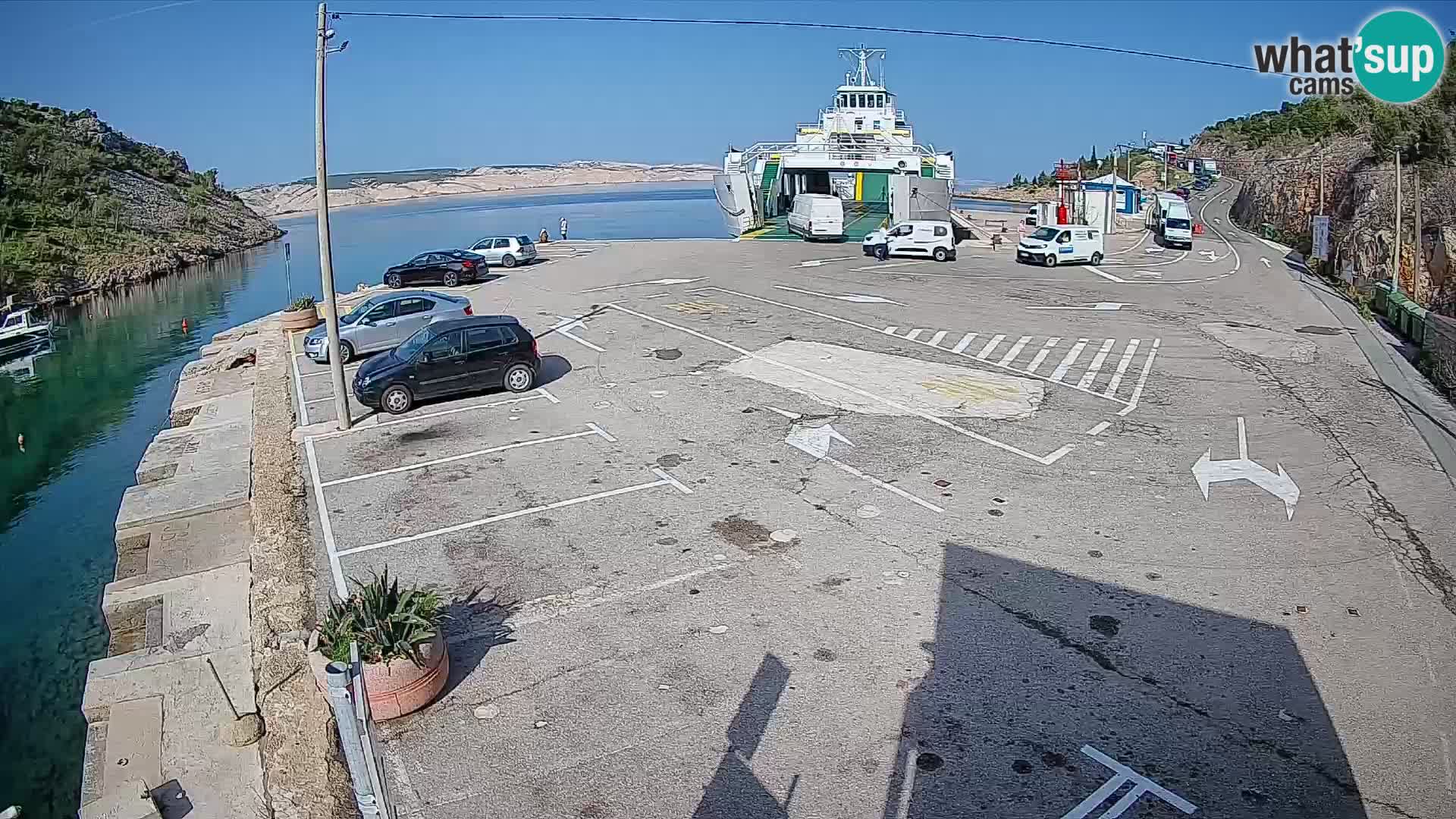 Webcam del puerto de ferris de Prizna – hacia la isla de Pag