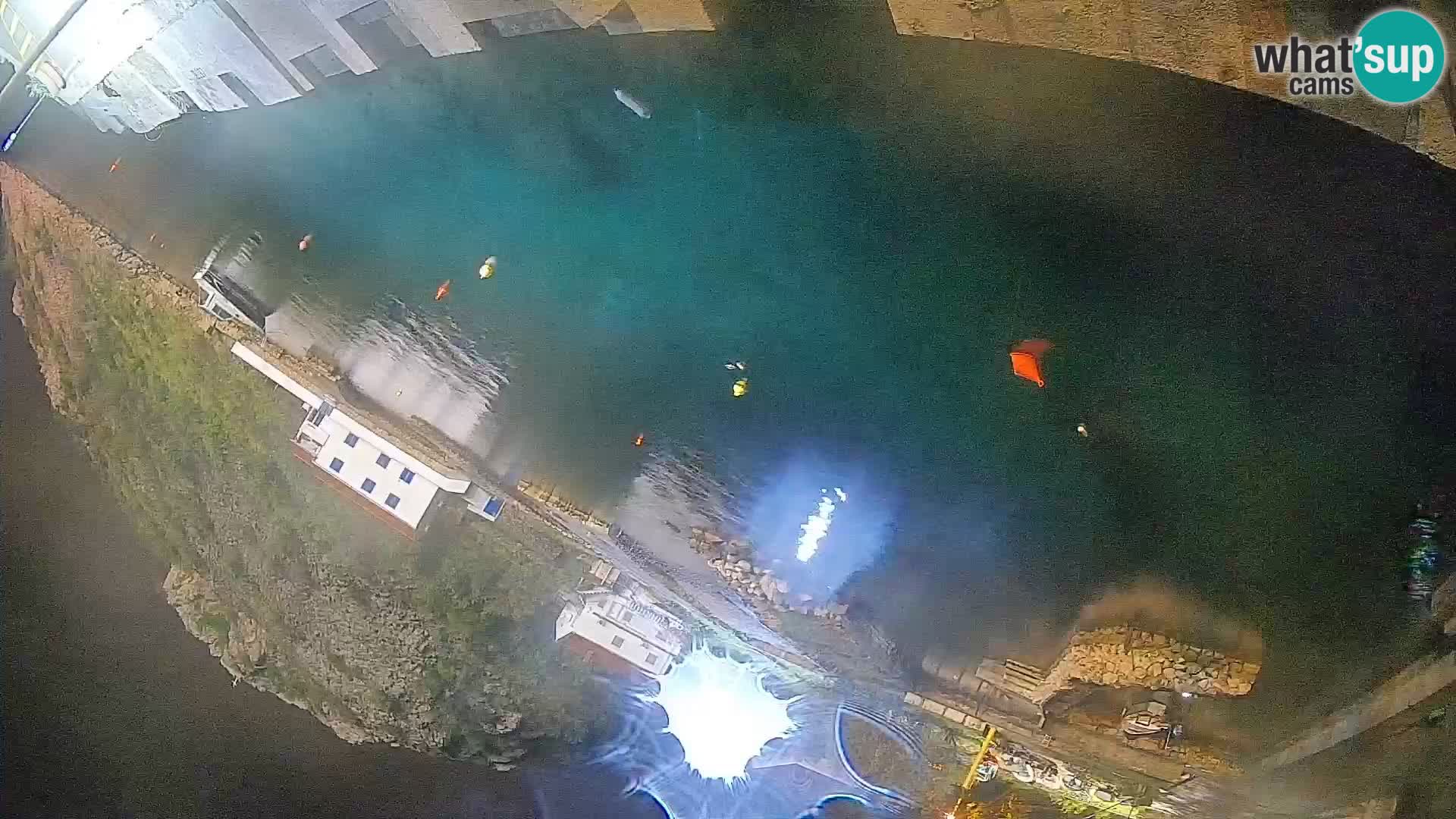 Web kamera trajektna luka Prizna – prema otoku Pag