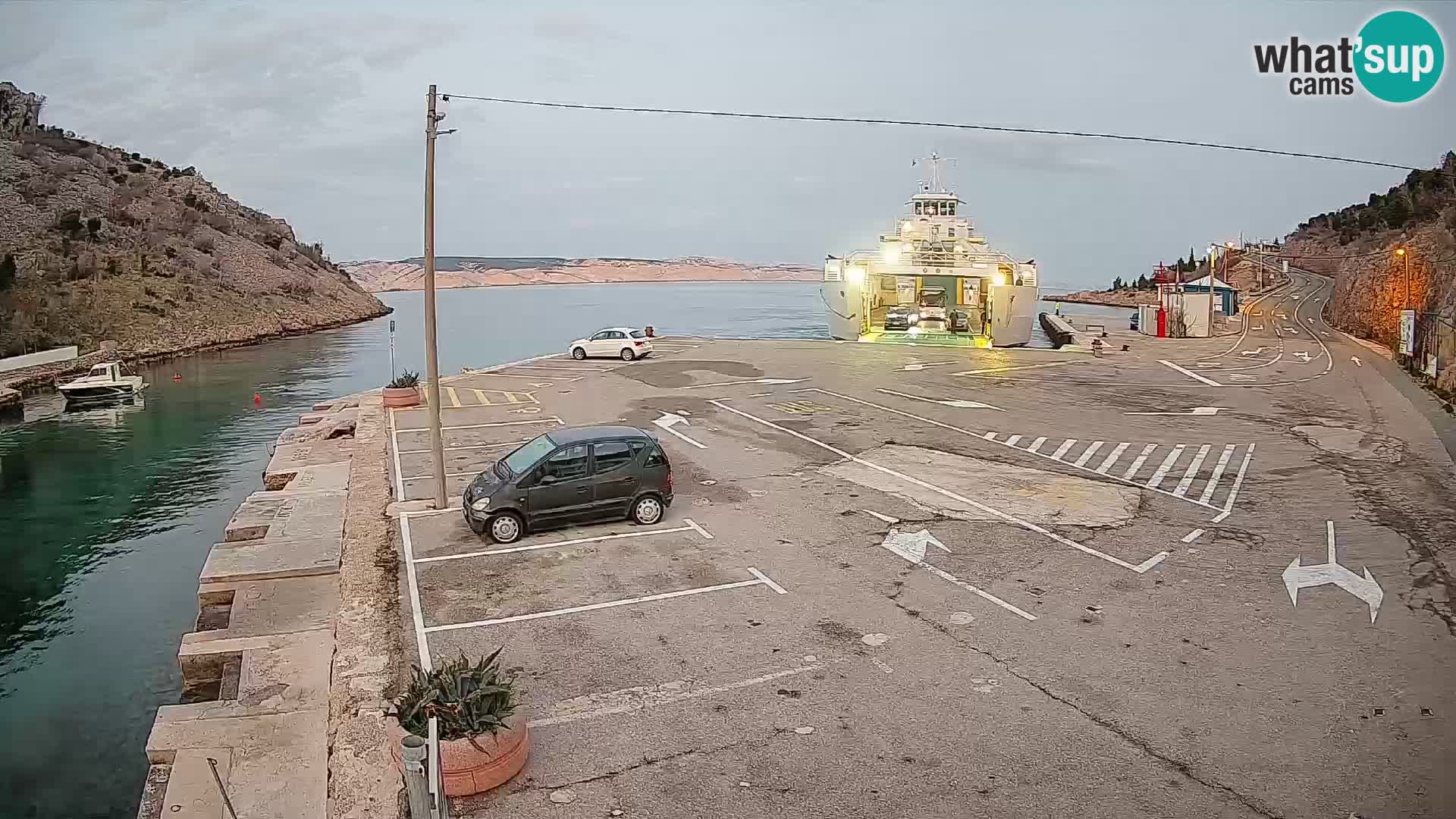 Webcam port de ferry de Prizna – vers l’île de Pag