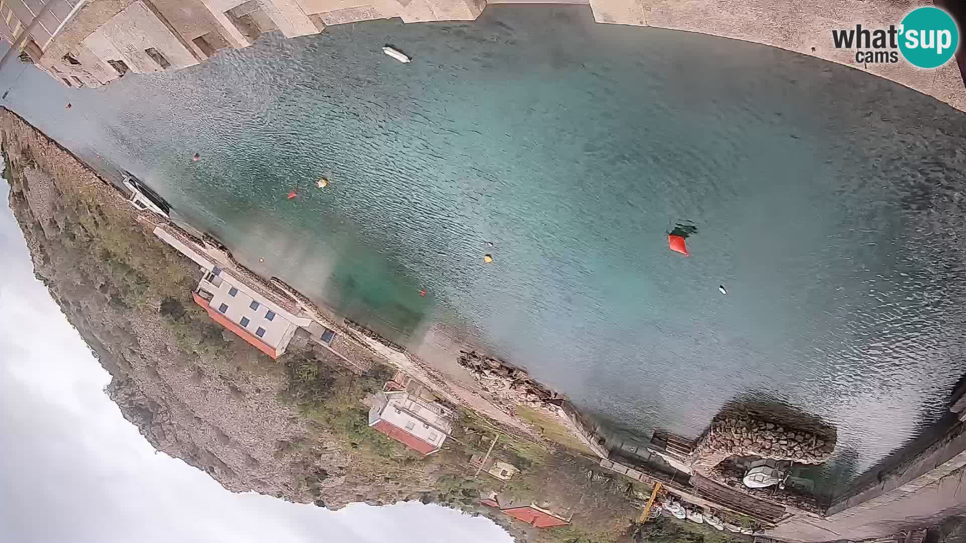 Webcam del puerto de ferris de Prizna – hacia la isla de Pag