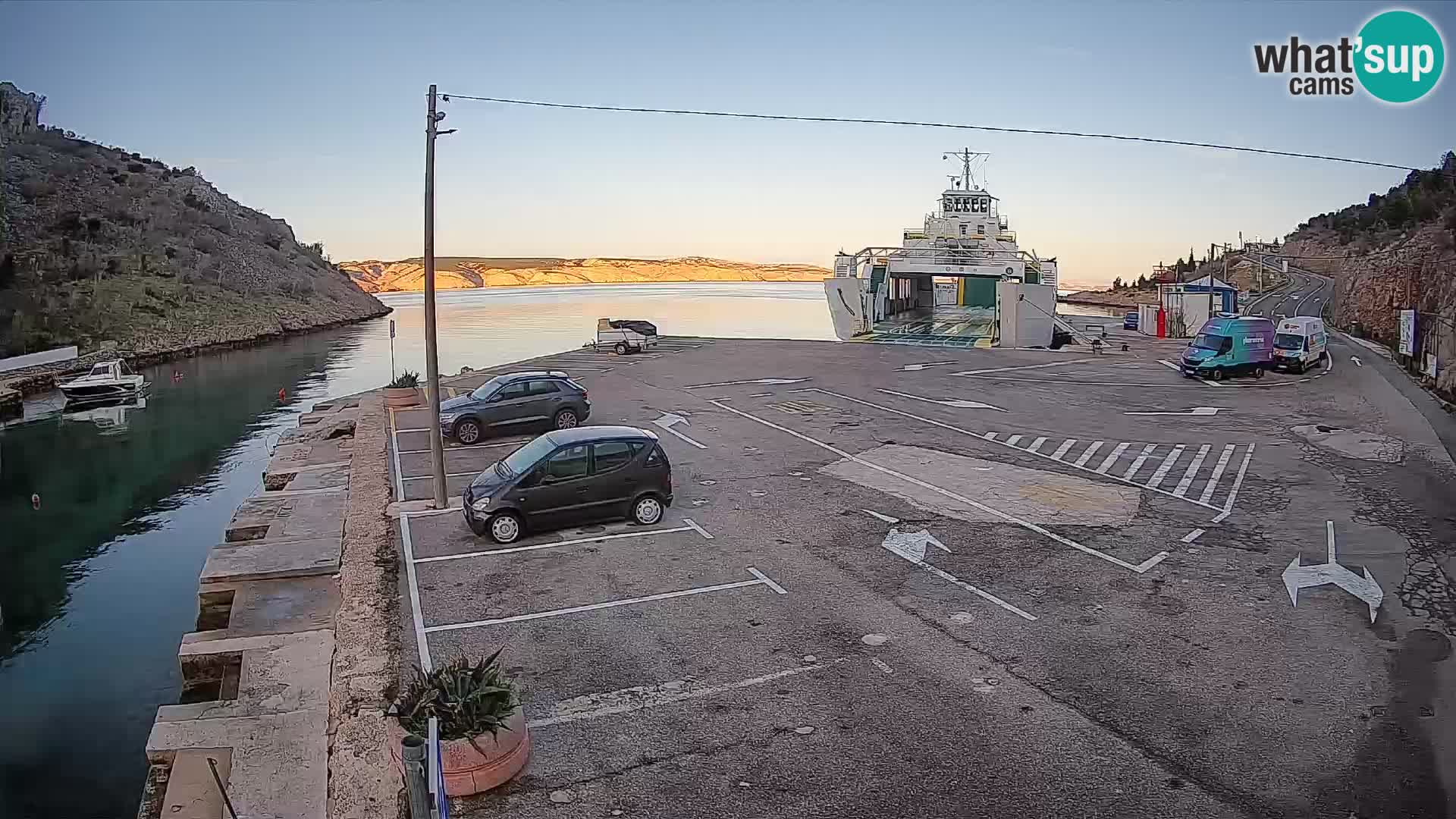 Webcam Prizna ferry port to Pag island