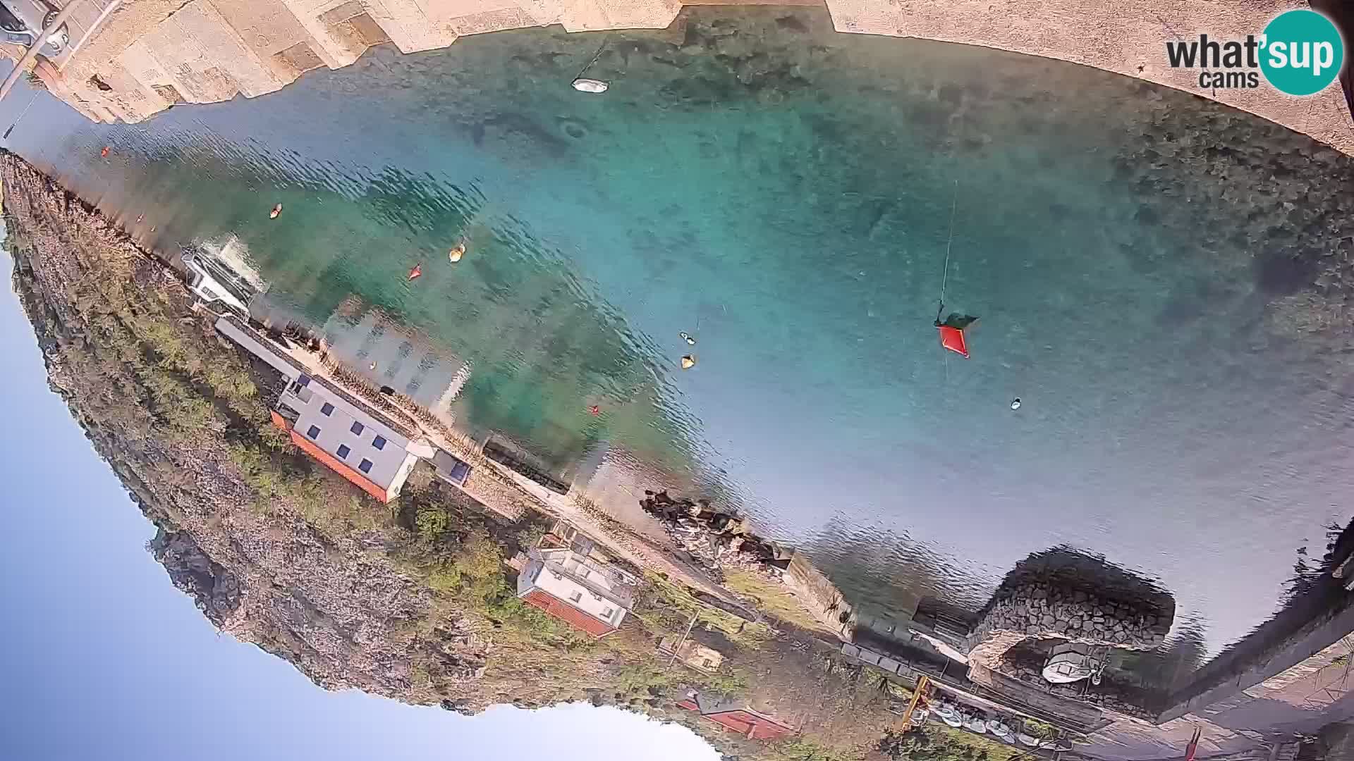 Web kamera trajektna luka Prizna – prema otoku Pag