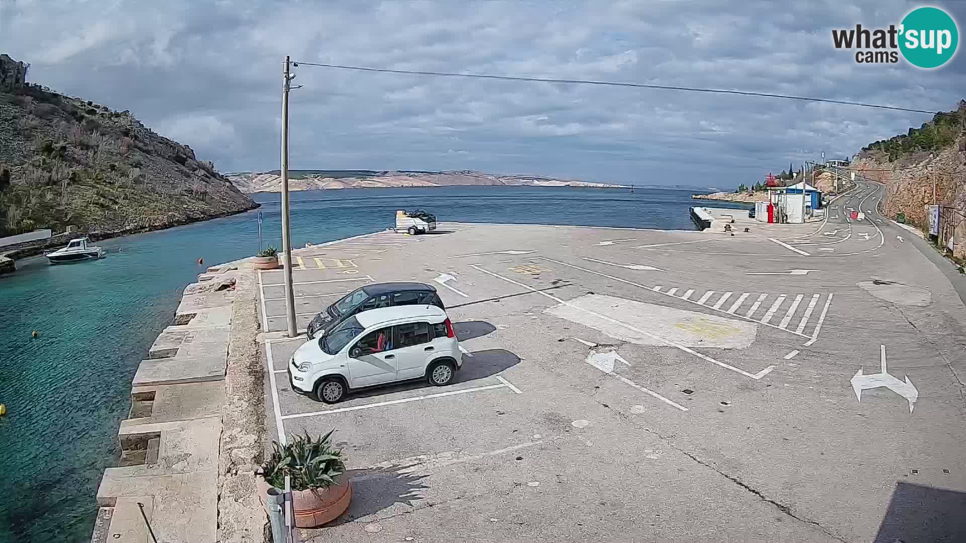 Webcam del puerto de ferris de Prizna – hacia la isla de Pag