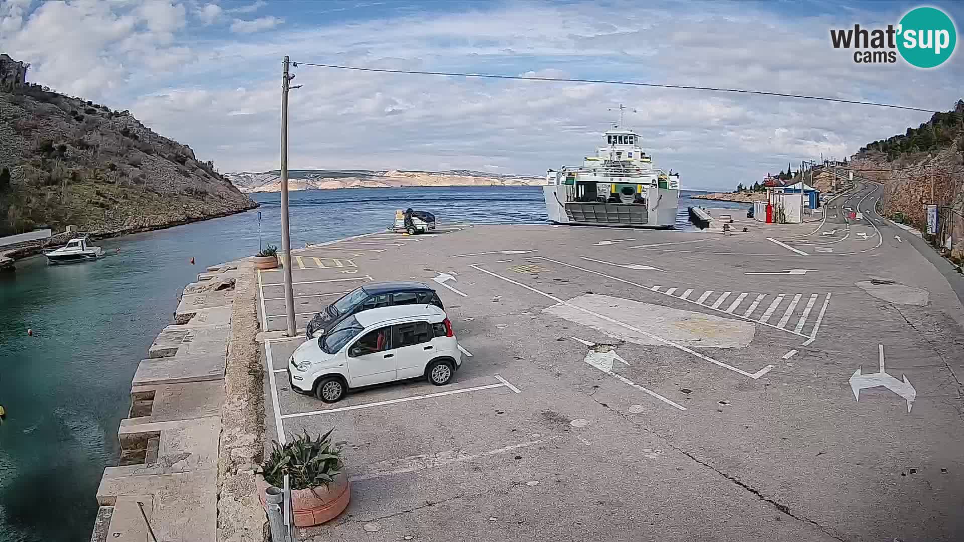 Webcam del puerto de ferris de Prizna – hacia la isla de Pag
