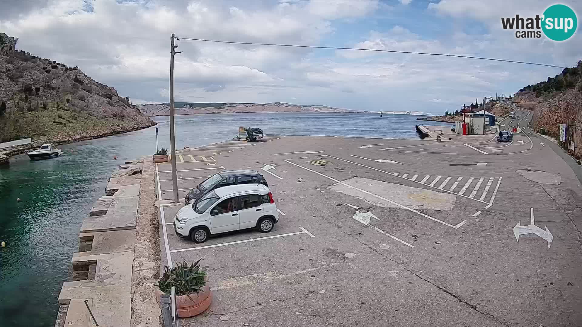 Webcam del puerto de ferris de Prizna – hacia la isla de Pag