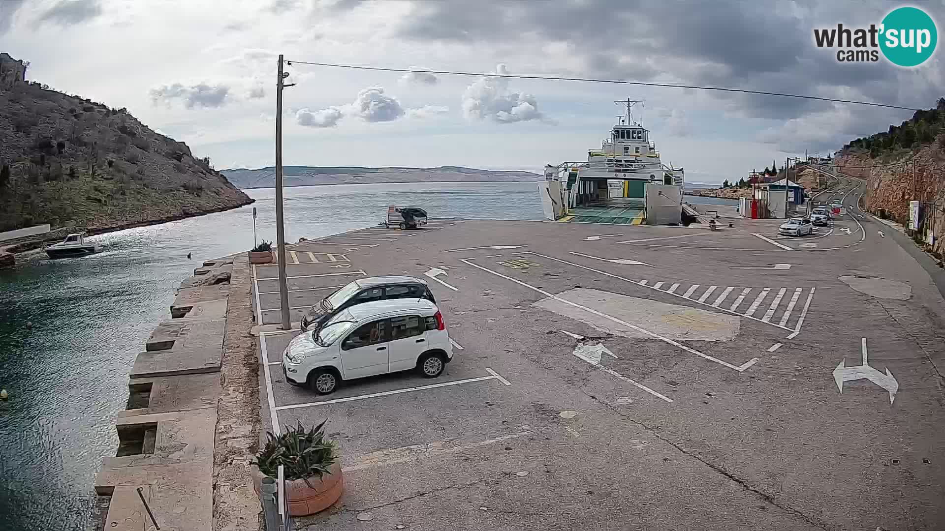 Webcam del puerto de ferris de Prizna – hacia la isla de Pag