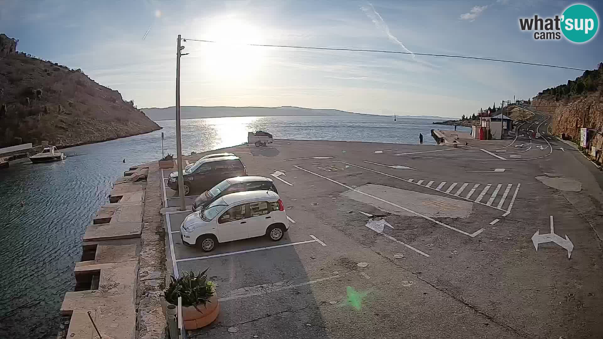 Webcam del puerto de ferris de Prizna – hacia la isla de Pag
