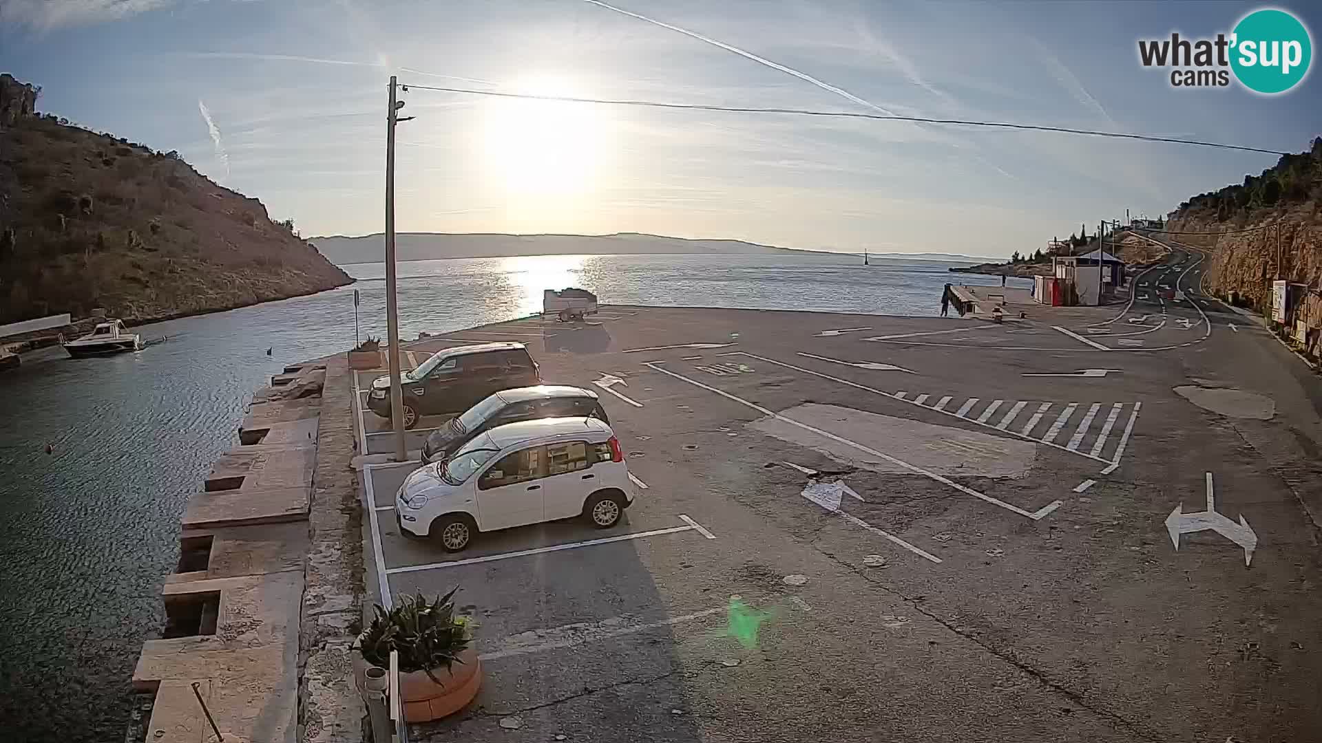 Web kamera trajektna luka Prizna – prema otoku Pag