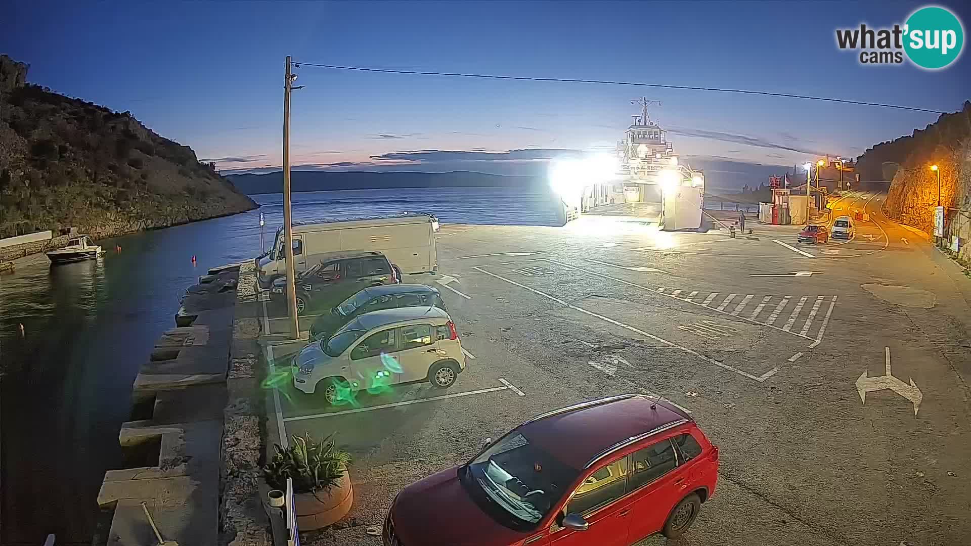 Webcam del puerto de ferris de Prizna – hacia la isla de Pag
