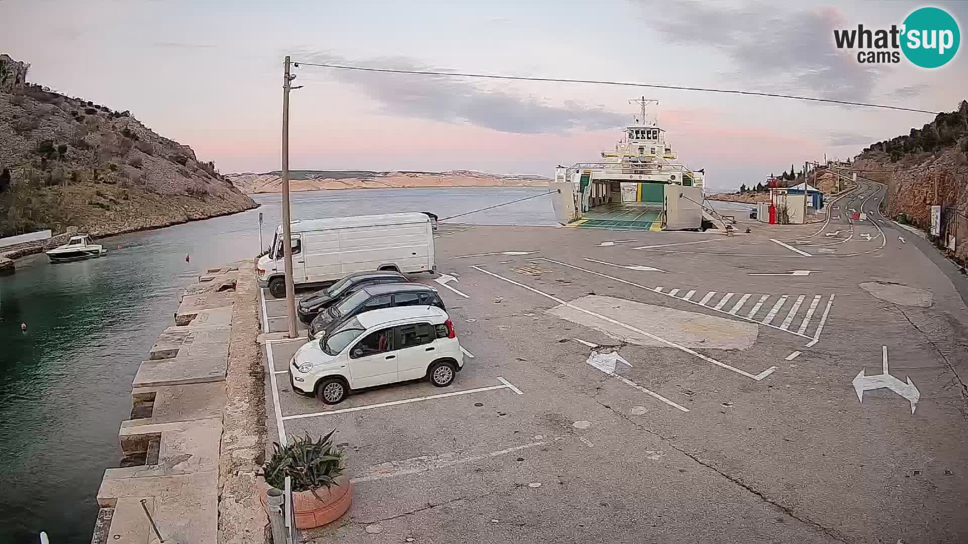 Webcam Prizna ferry port to Pag island
