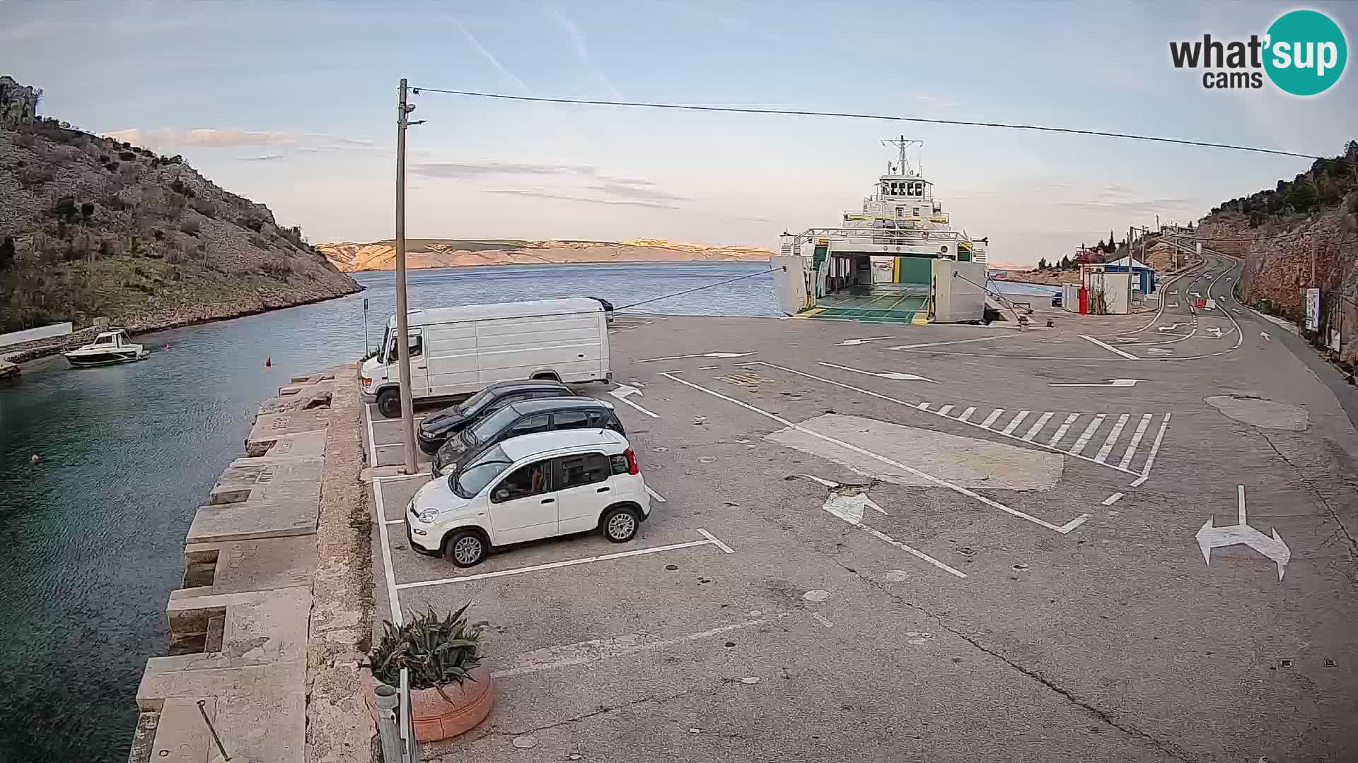 Webcam Prizna ferry port to Pag island