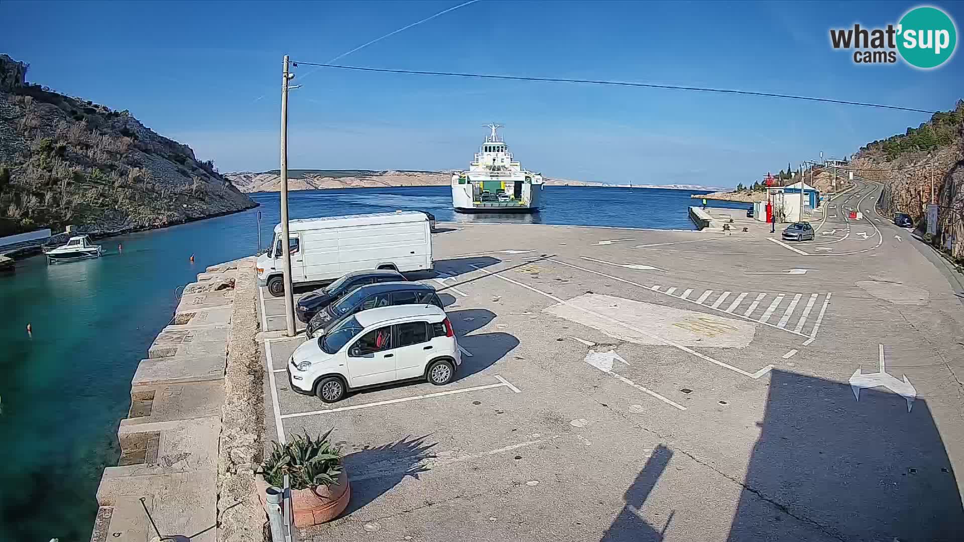 Webcam Prizna ferry port to Pag island