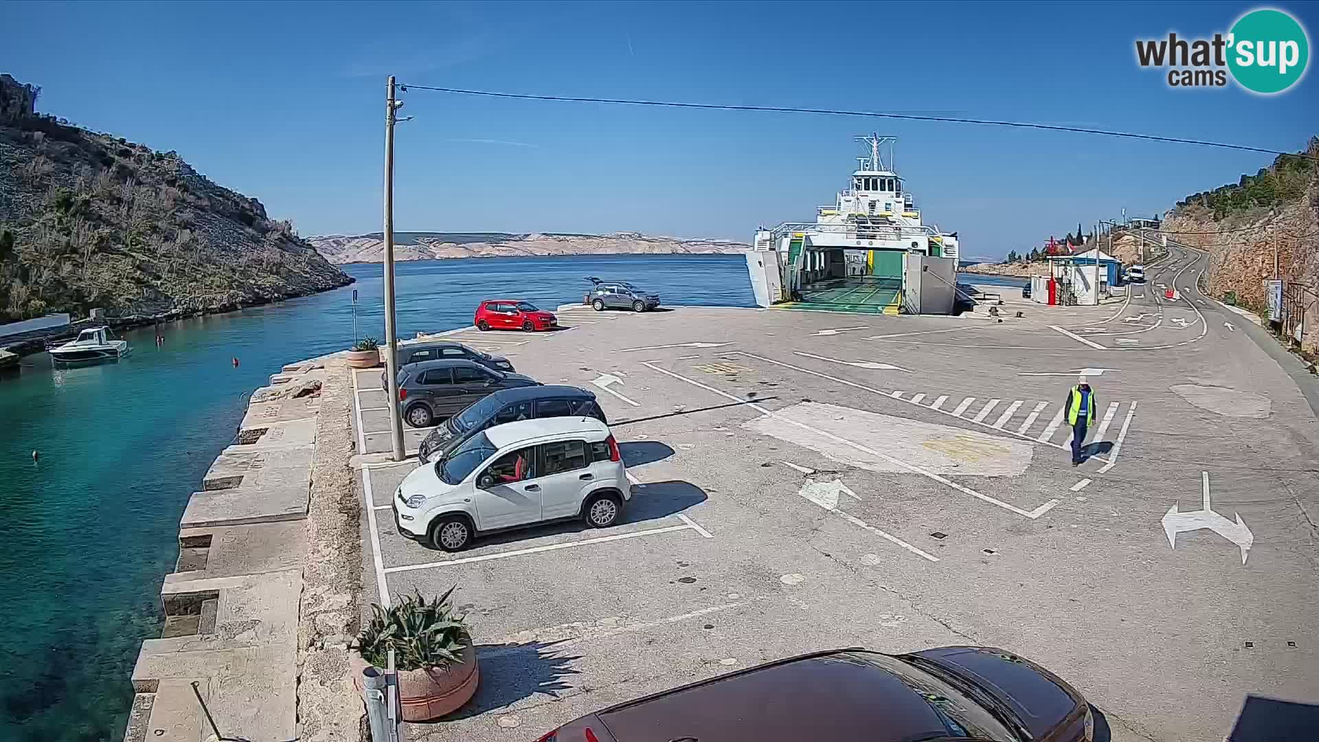 Webcam del puerto de ferris de Prizna – hacia la isla de Pag