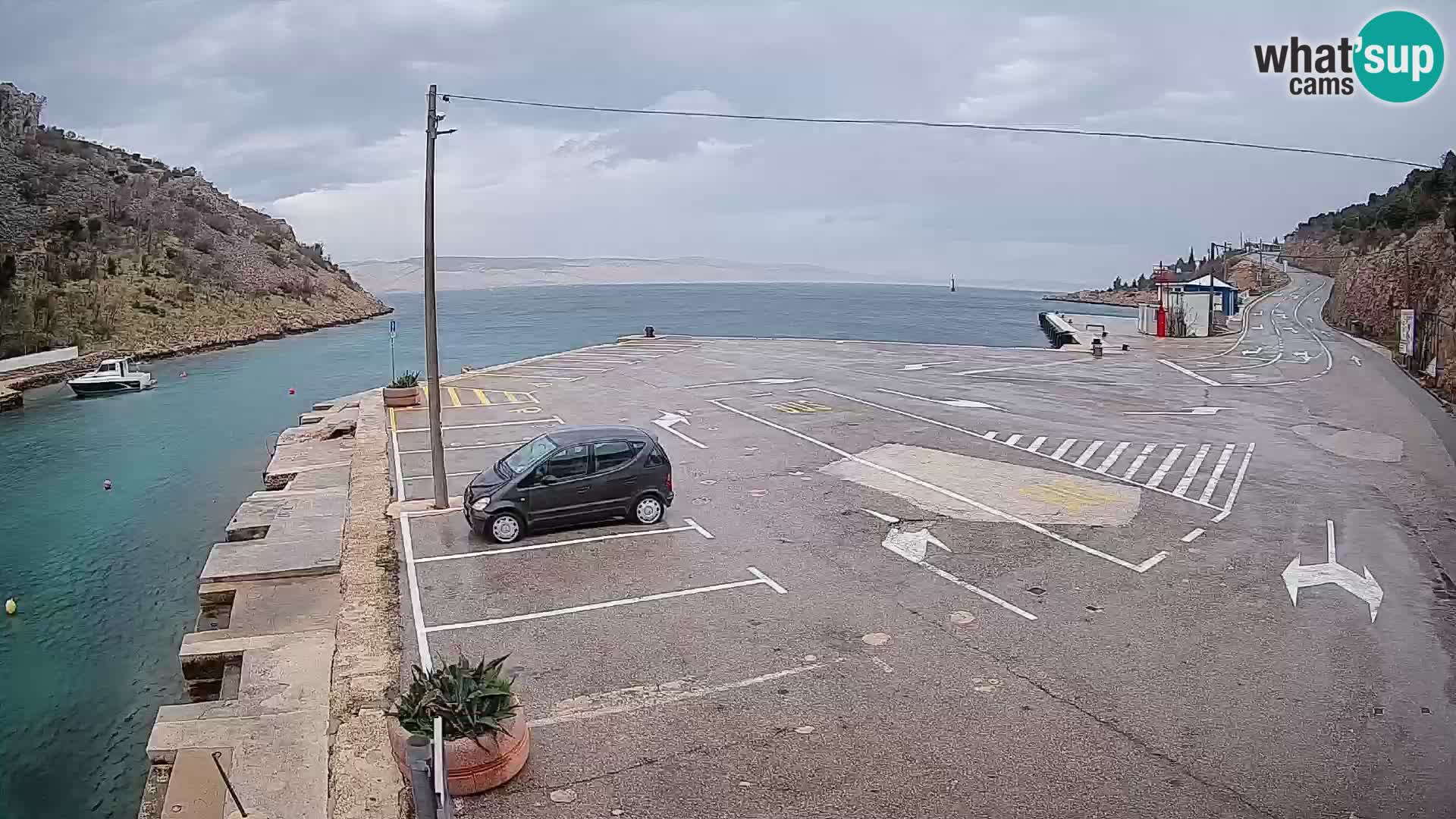 Webcam del puerto de ferris de Prizna – hacia la isla de Pag