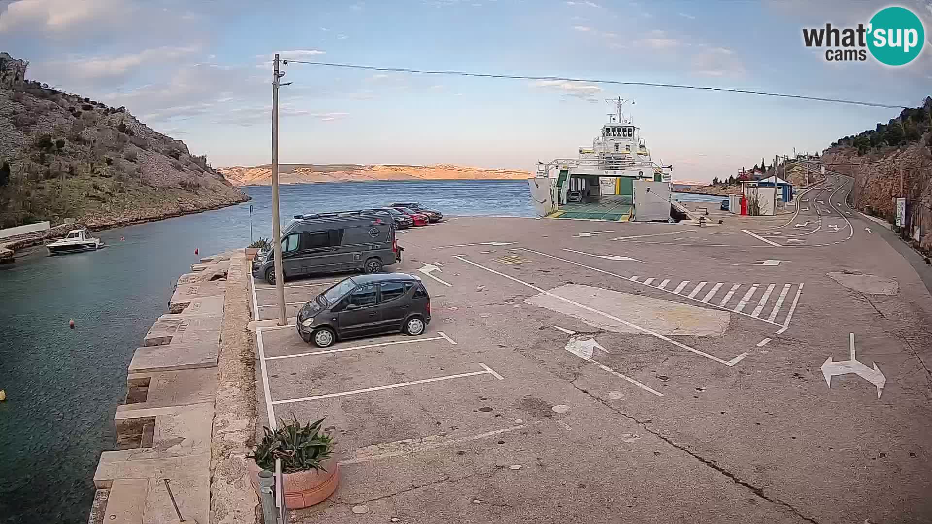 Webcam Prizna ferry port to Pag island