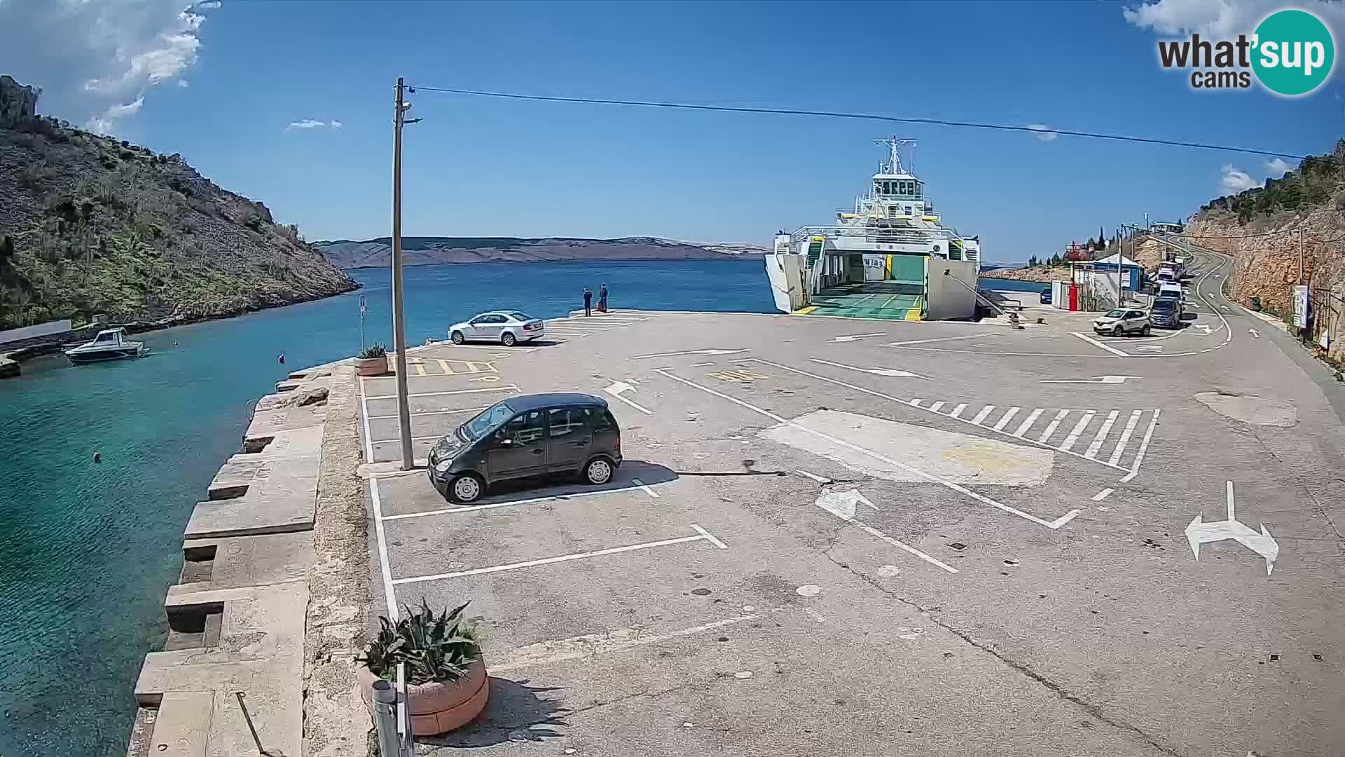 Spletna kamera trajektno pristanišče Prizna – proti otoku Pag