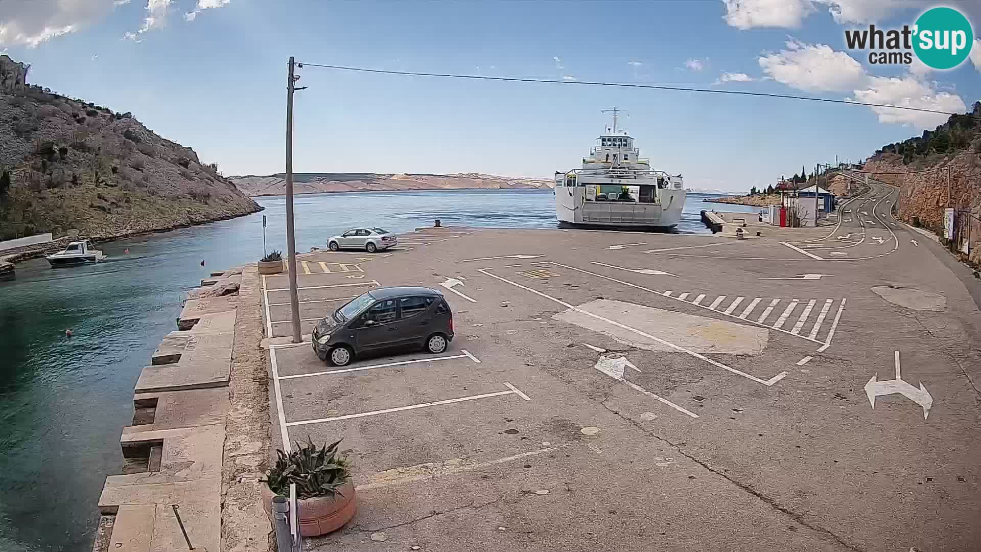 Web kamera trajektna luka Prizna – prema otoku Pag