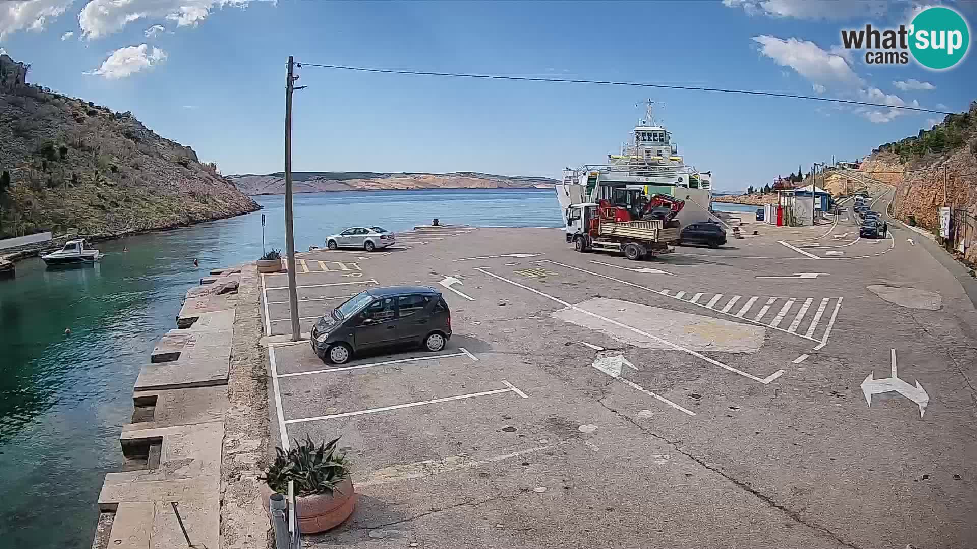 Webcam del puerto de ferris de Prizna – hacia la isla de Pag