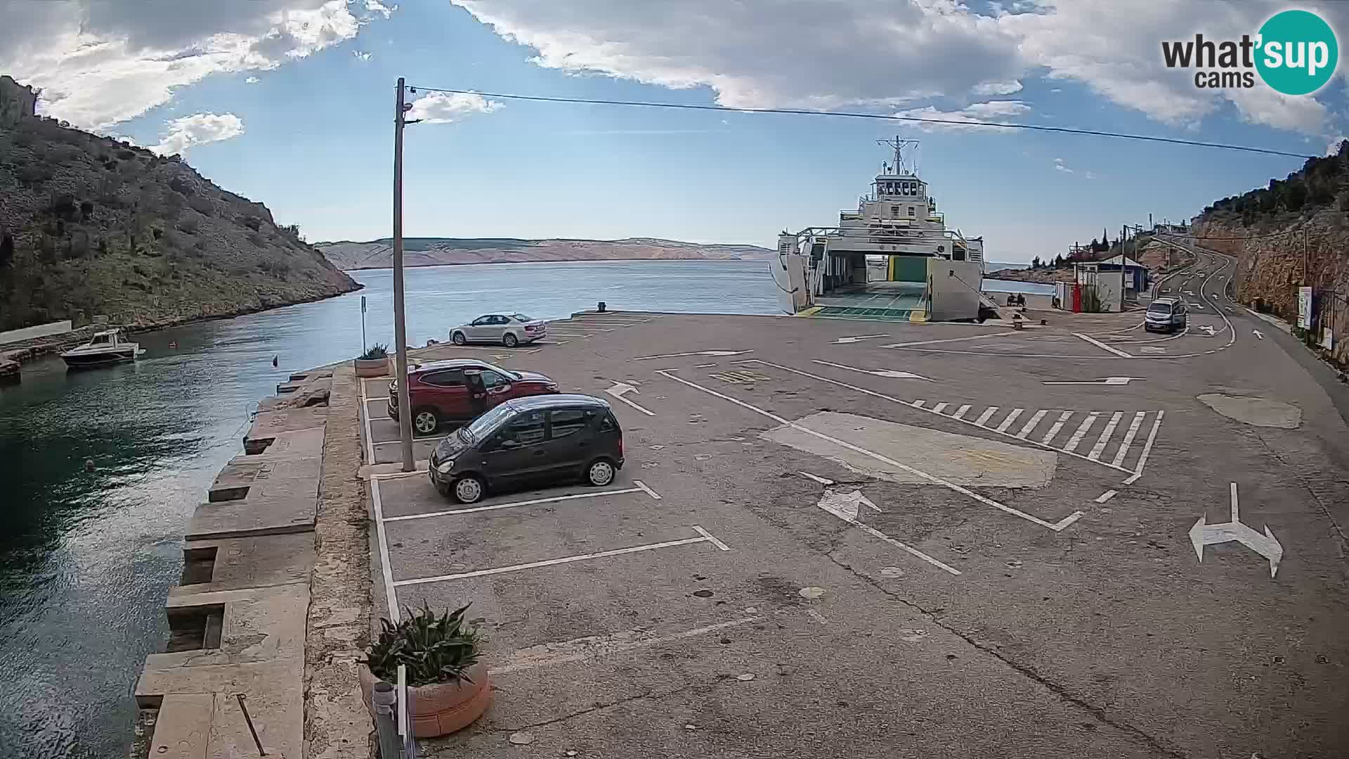 Web kamera trajektna luka Prizna – prema otoku Pag