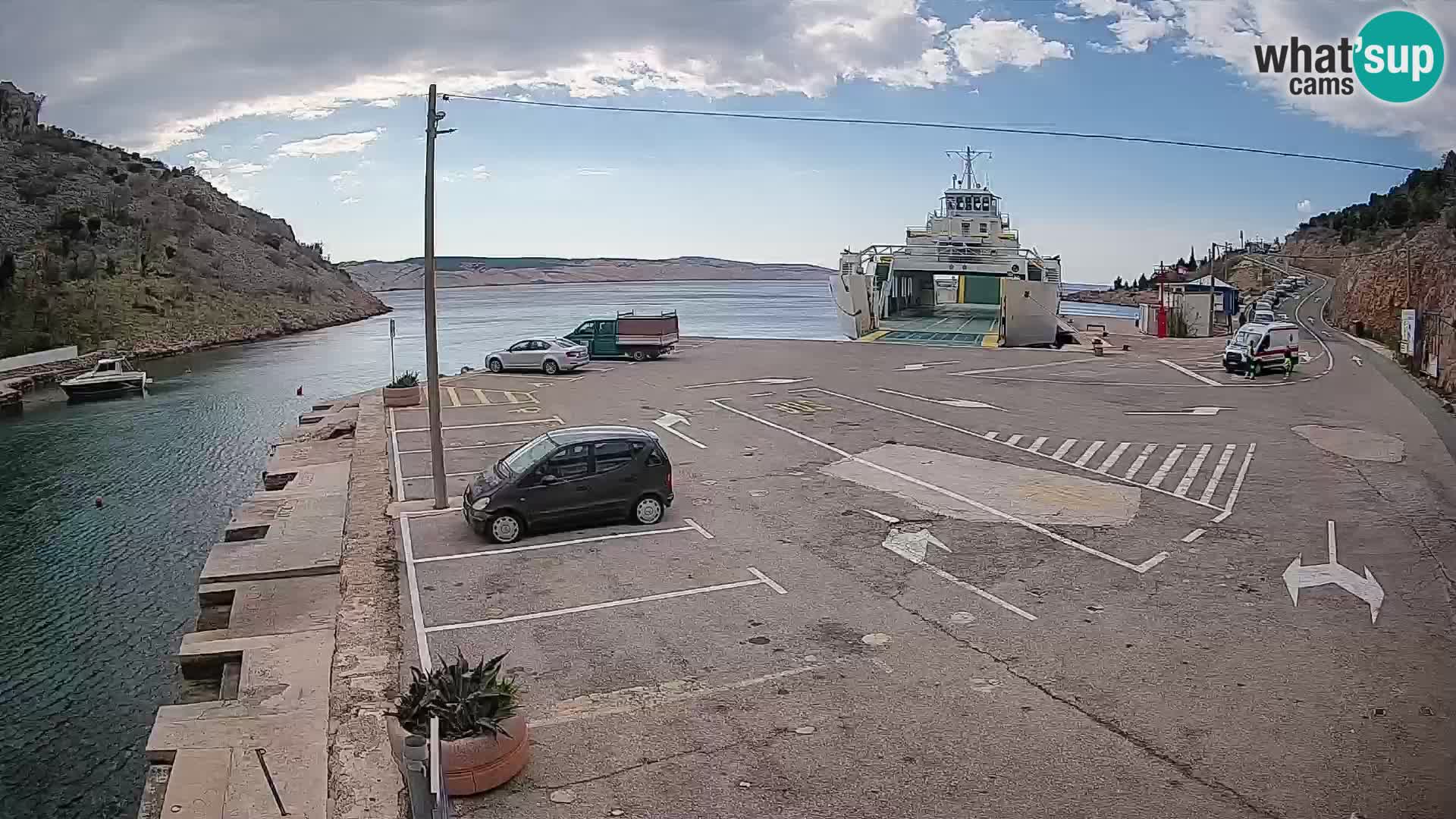 Webcam del puerto de ferris de Prizna – hacia la isla de Pag