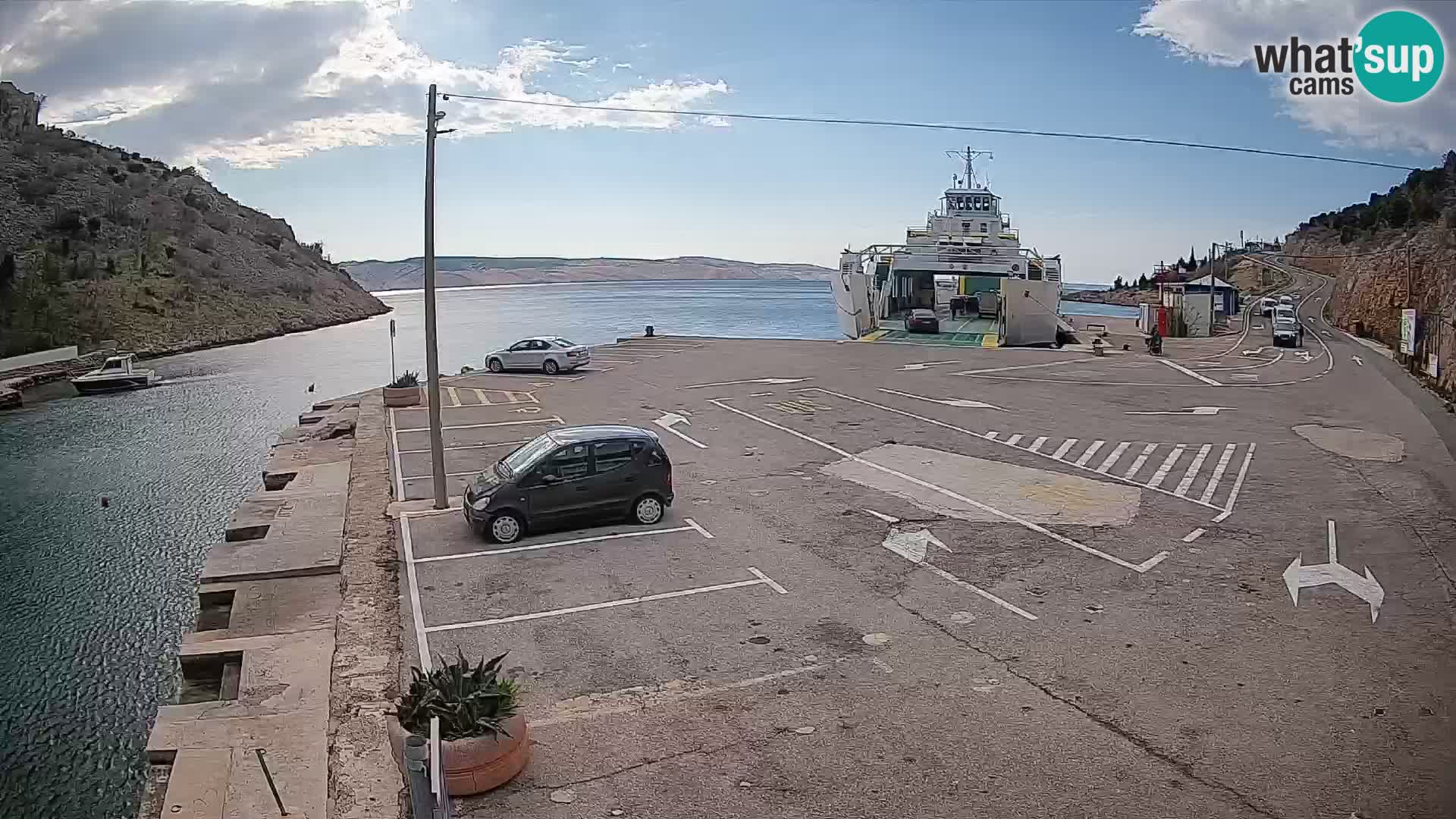 Webcam del puerto de ferris de Prizna – hacia la isla de Pag